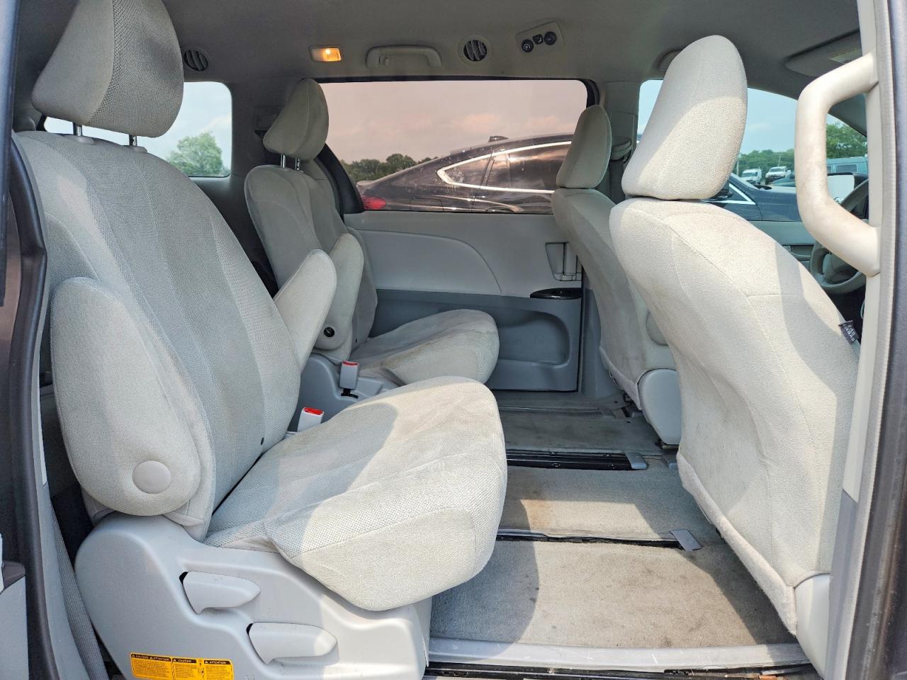 2013 Toyota Sienna L 7-passenger Серый vin: 5TDZK3DC0DS381505