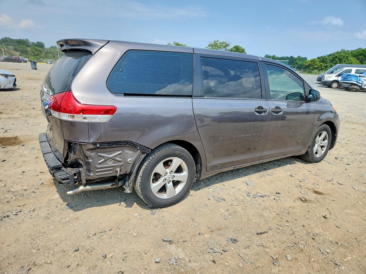 2013 Toyota Sienna L 7-passenger Серый vin: 5TDZK3DC0DS381505
