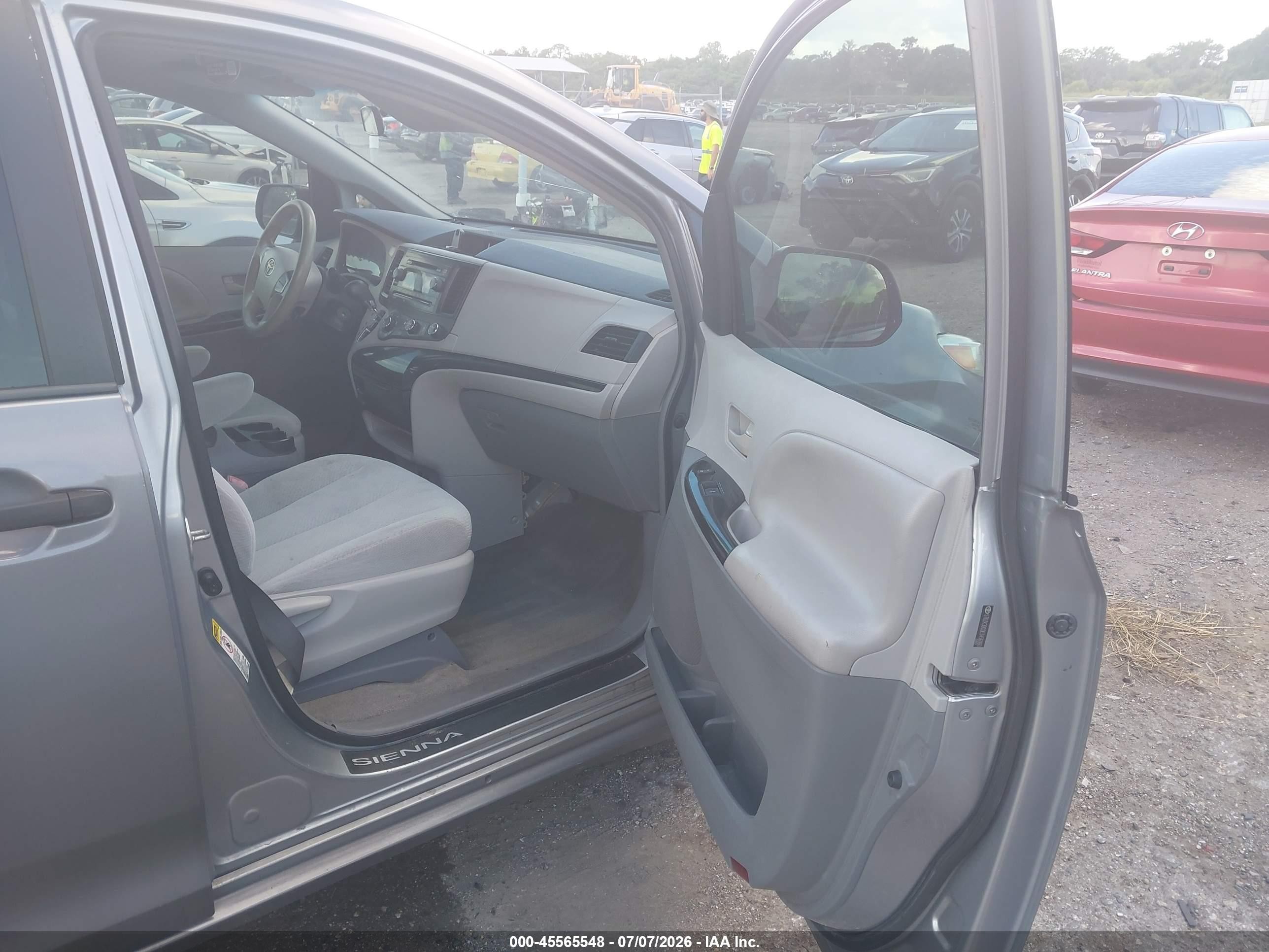 2014 Toyota Sienna L V6 7 Passenger Gray vin: 5TDZK3DC0ES456060