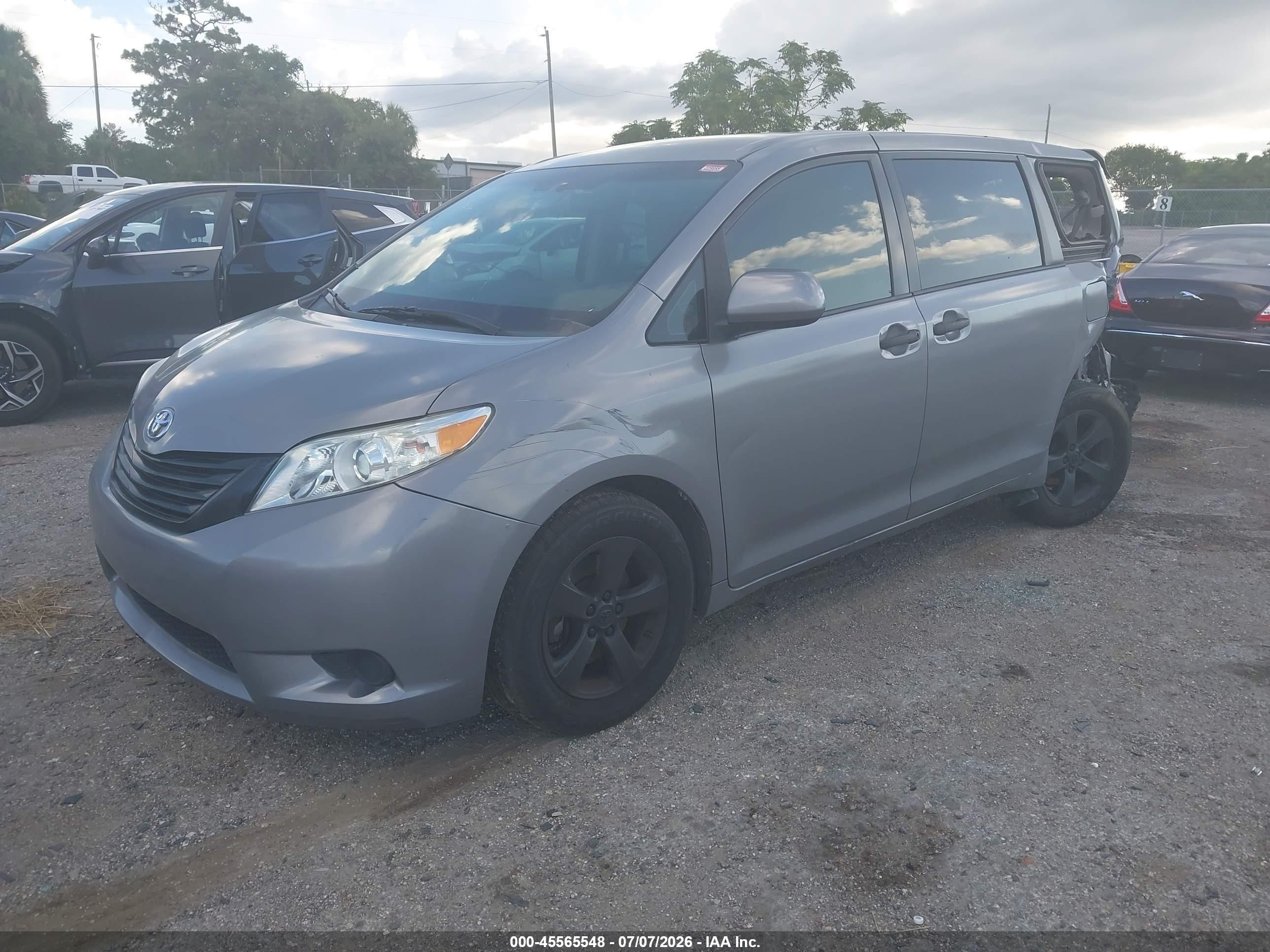 2014 Toyota Sienna L V6 7 Passenger Gray vin: 5TDZK3DC0ES456060