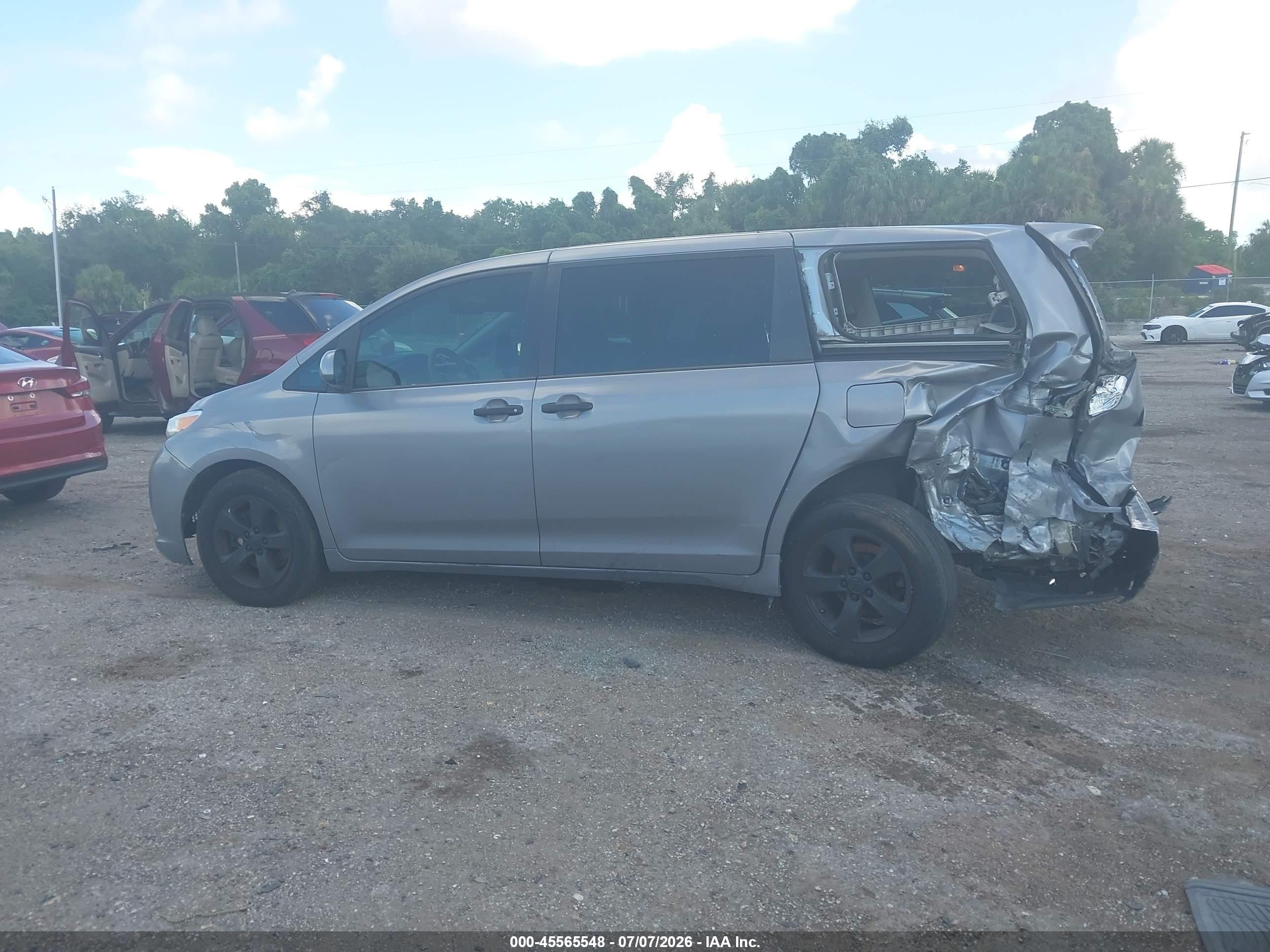 2014 Toyota Sienna L V6 7 Passenger Gray vin: 5TDZK3DC0ES456060