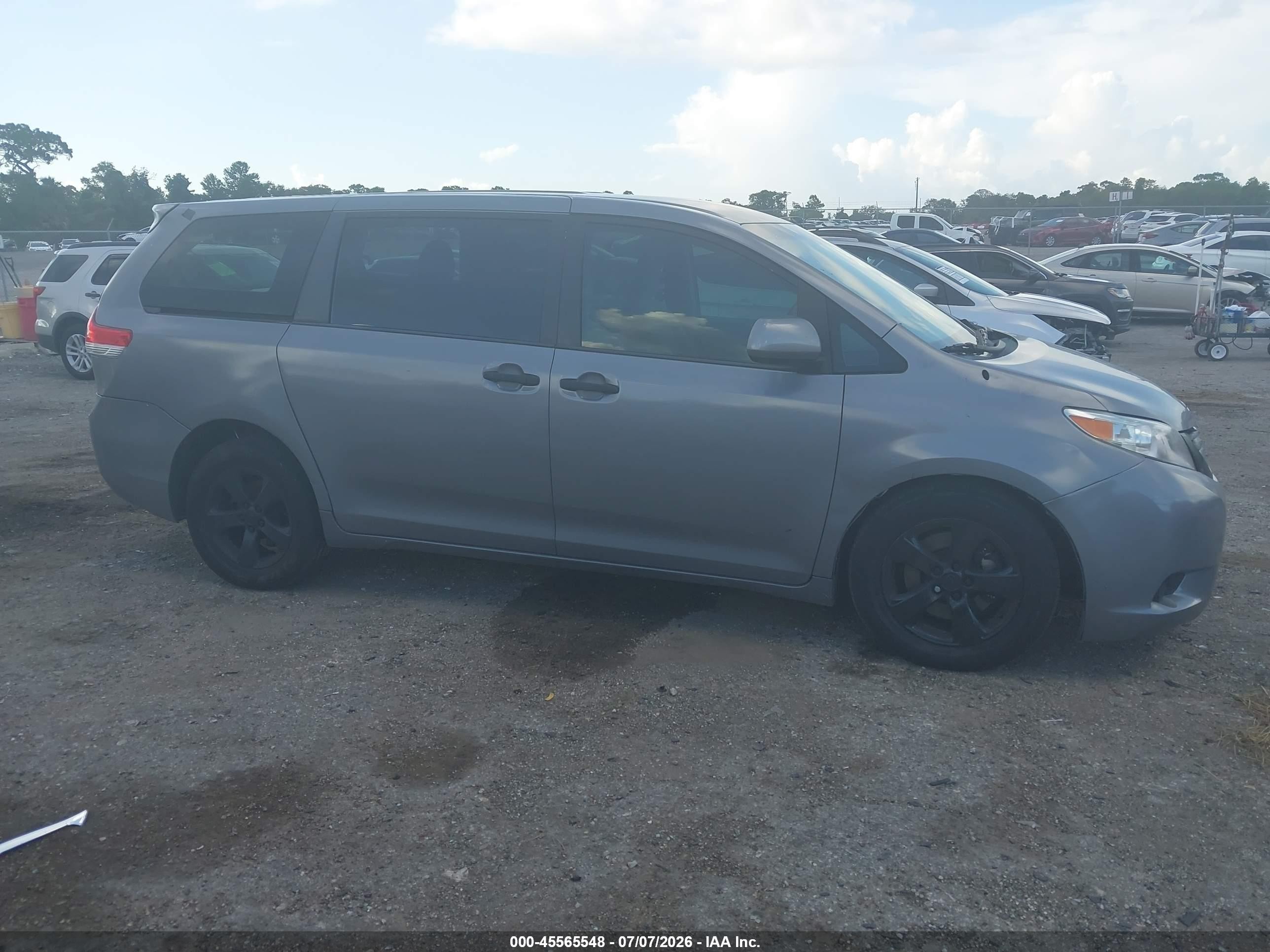 2014 Toyota Sienna L V6 7 Passenger Gray vin: 5TDZK3DC0ES456060