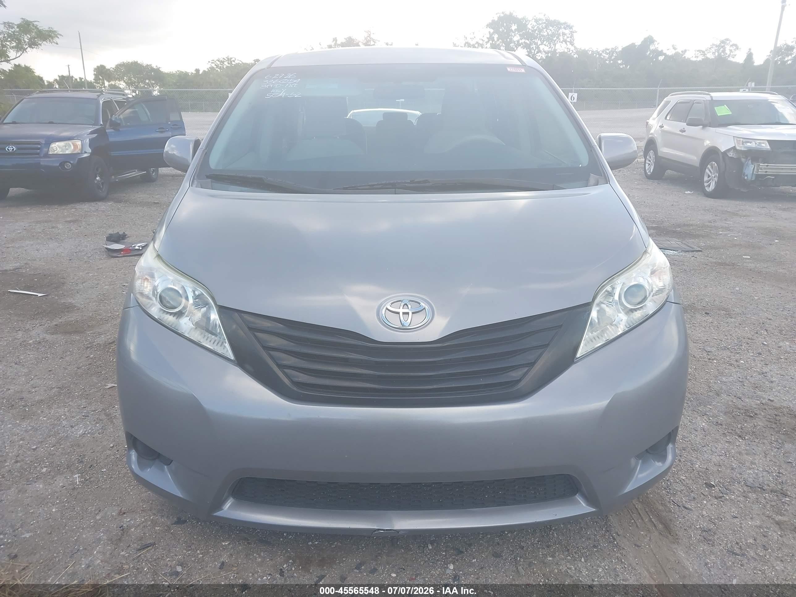 2014 Toyota Sienna L V6 7 Passenger Gray vin: 5TDZK3DC0ES456060
