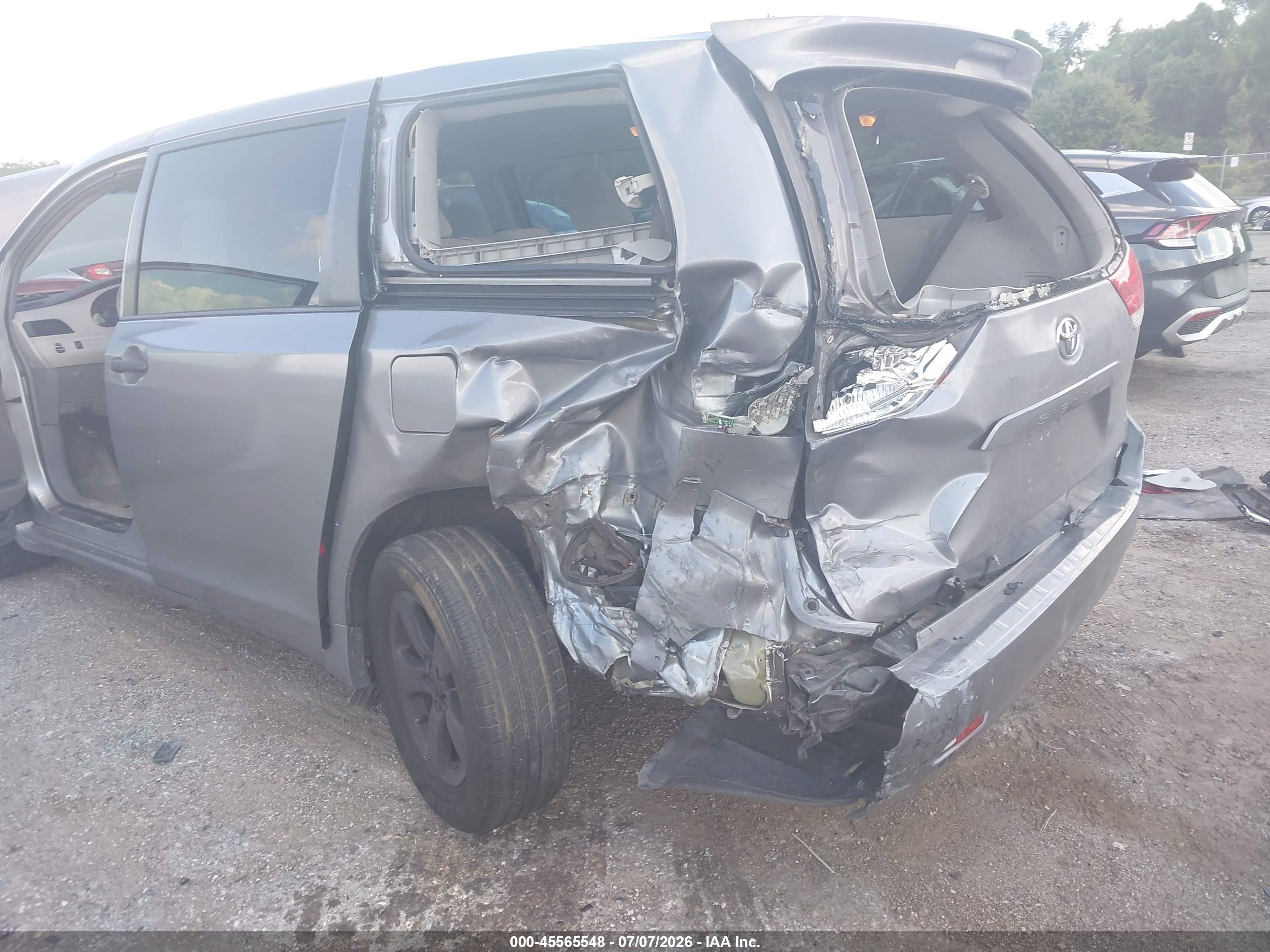 2014 Toyota Sienna L V6 7 Passenger Gray vin: 5TDZK3DC0ES456060