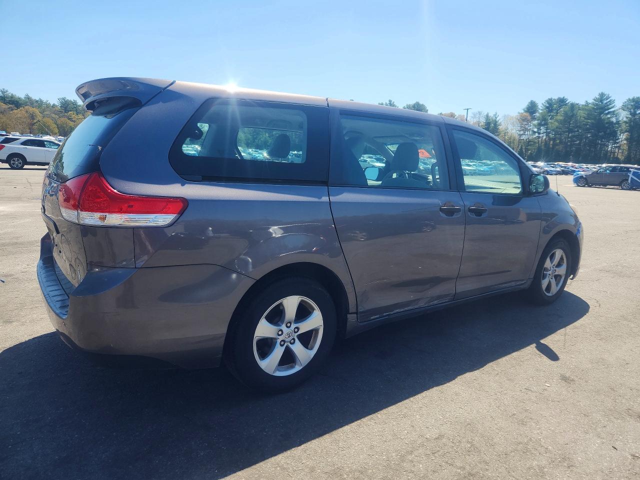 2014 Toyota Sienna L 7-passenger Charcoal vin: 5TDZK3DC0ES489706