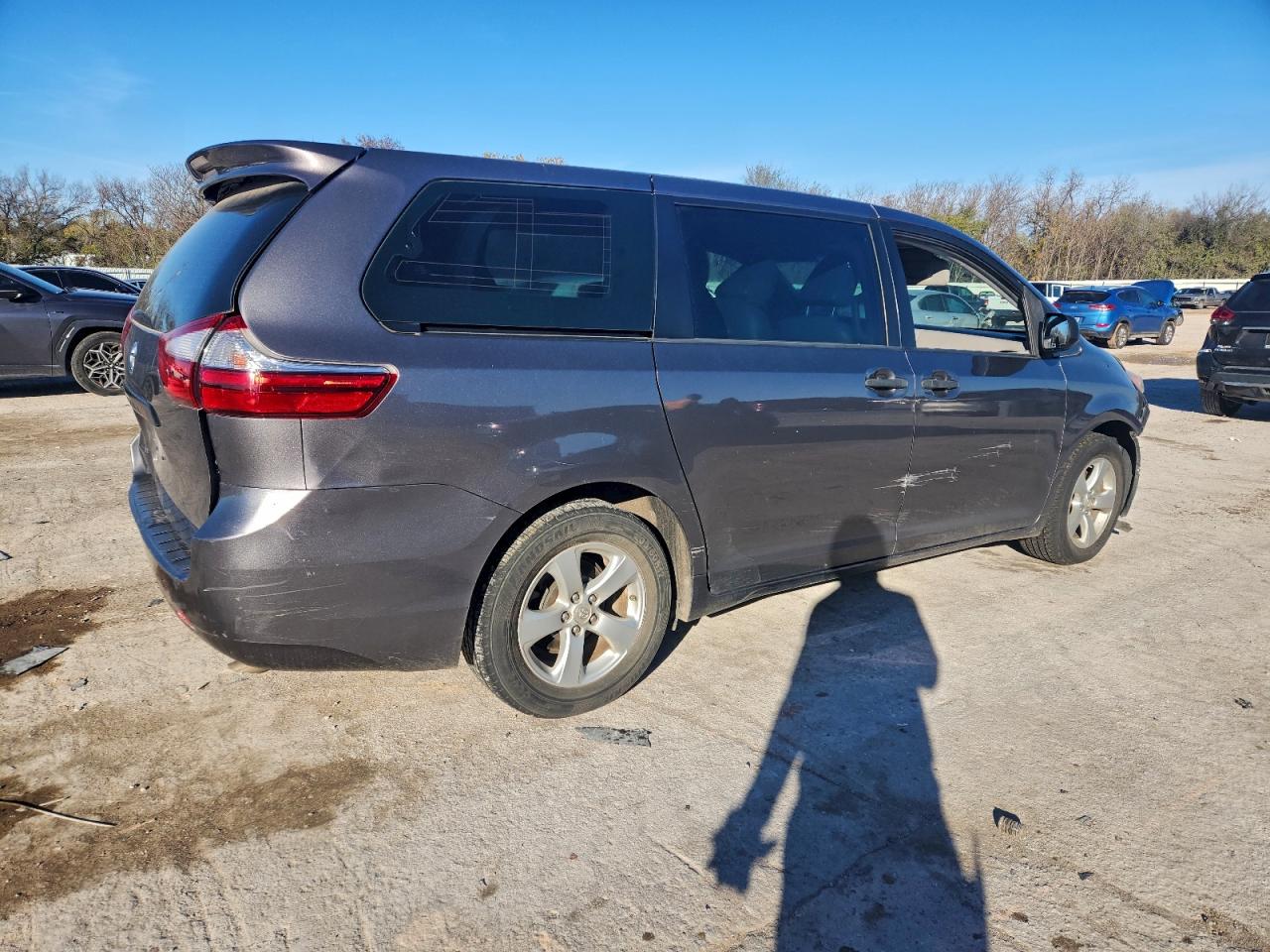 2015 Toyota Sienna Gray vin: 5TDZK3DC0FS531793