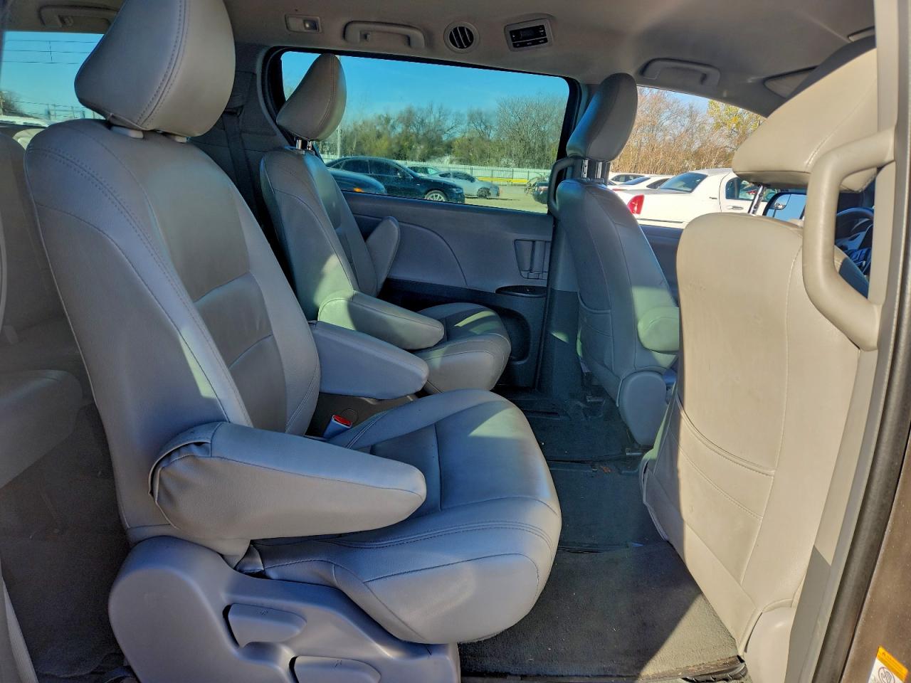 2015 Toyota Sienna Gray vin: 5TDZK3DC0FS531793