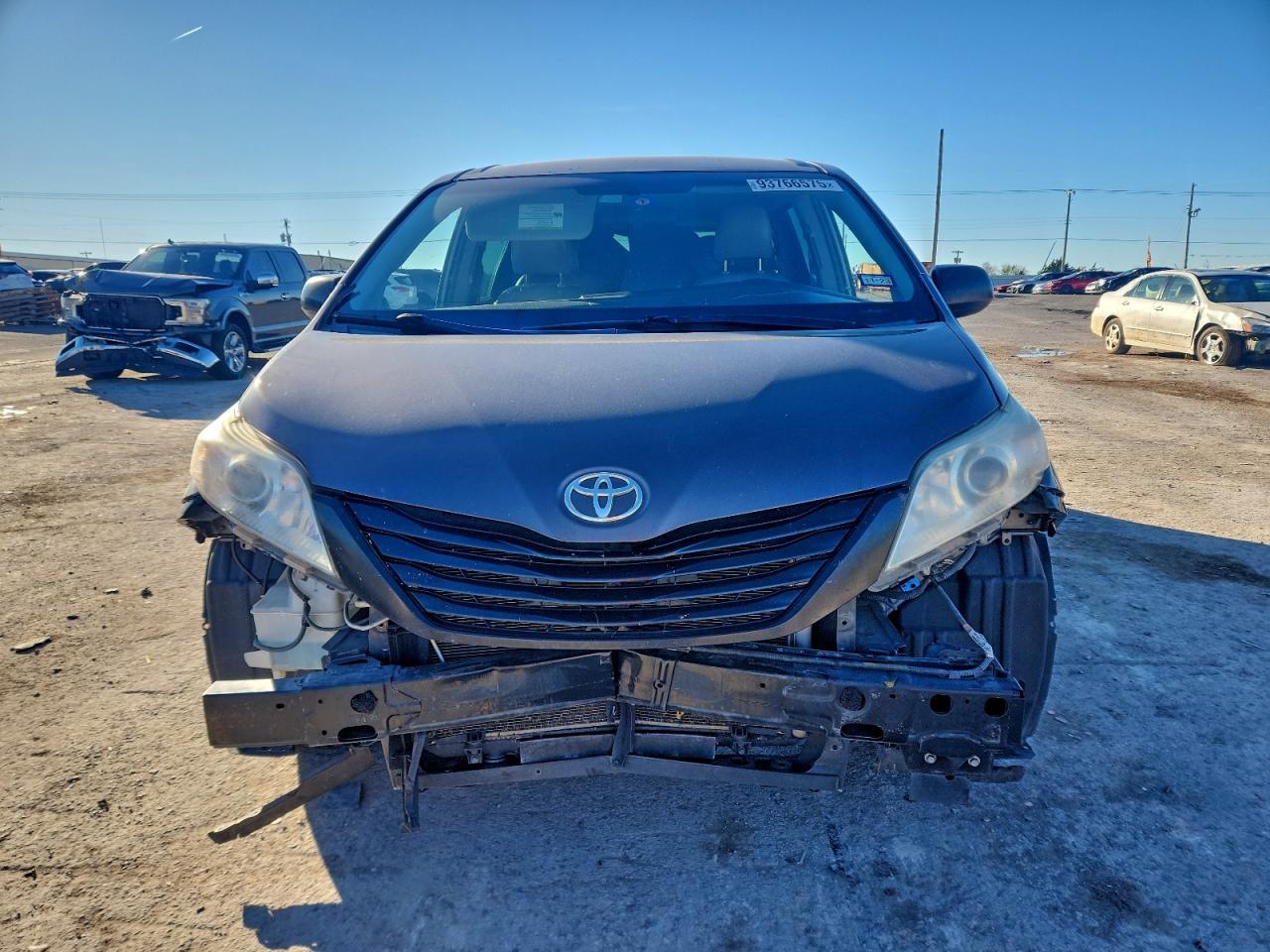 2015 Toyota Sienna Gray vin: 5TDZK3DC0FS531793
