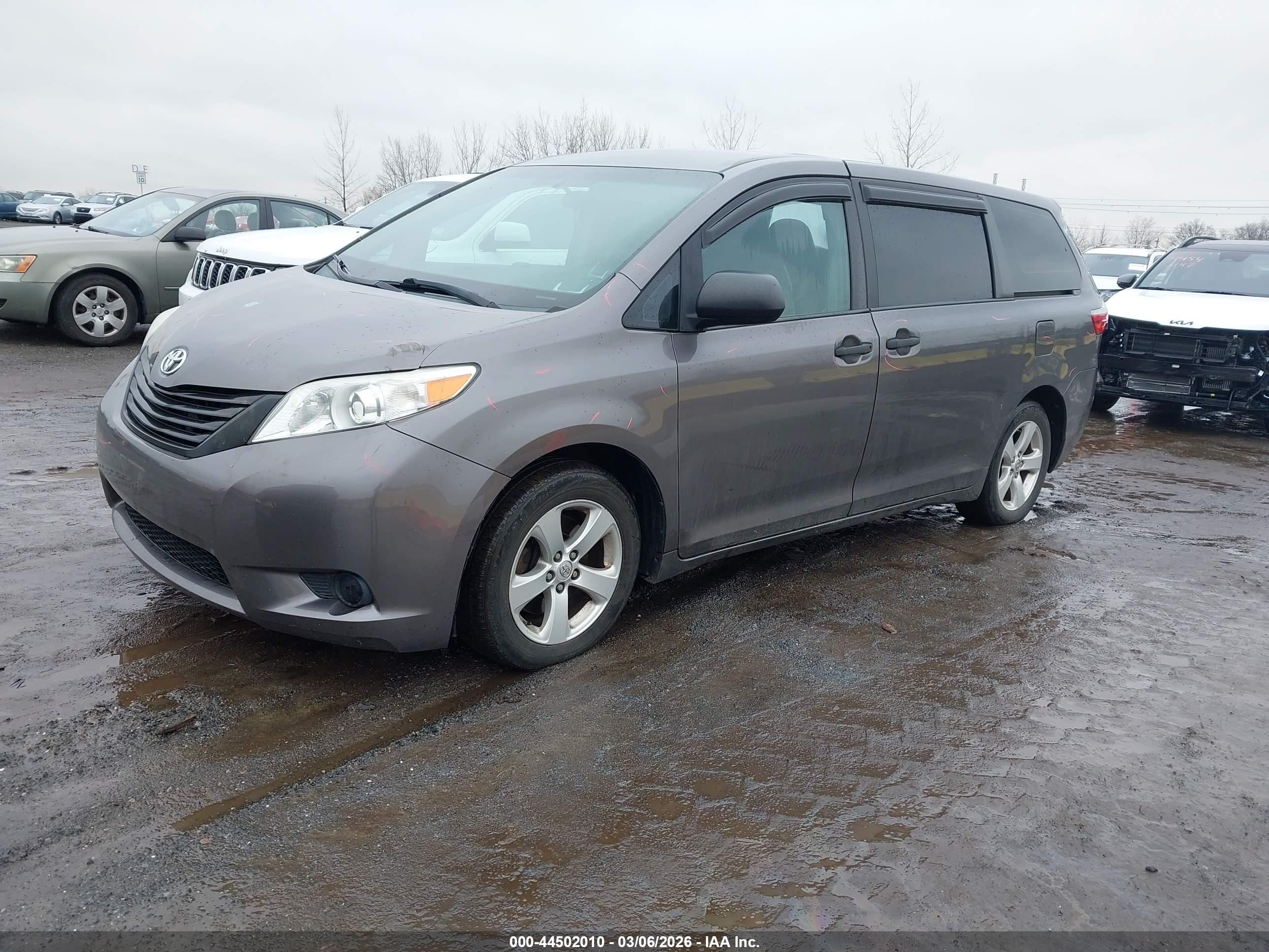 2015 Toyota Sienna L 7 Passenger Gray vin: 5TDZK3DC0FS609098