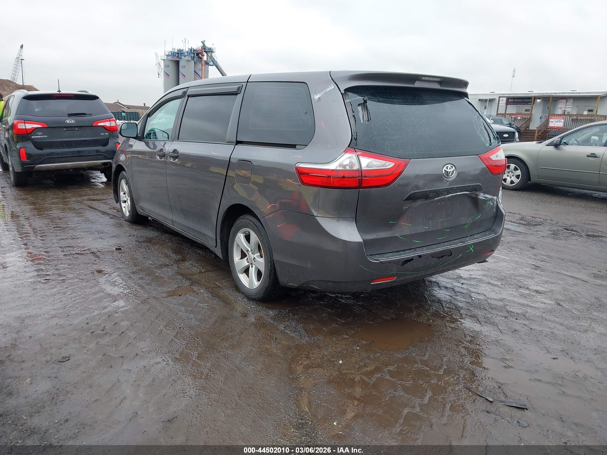2015 Toyota Sienna L 7 Passenger Gray vin: 5TDZK3DC0FS609098
