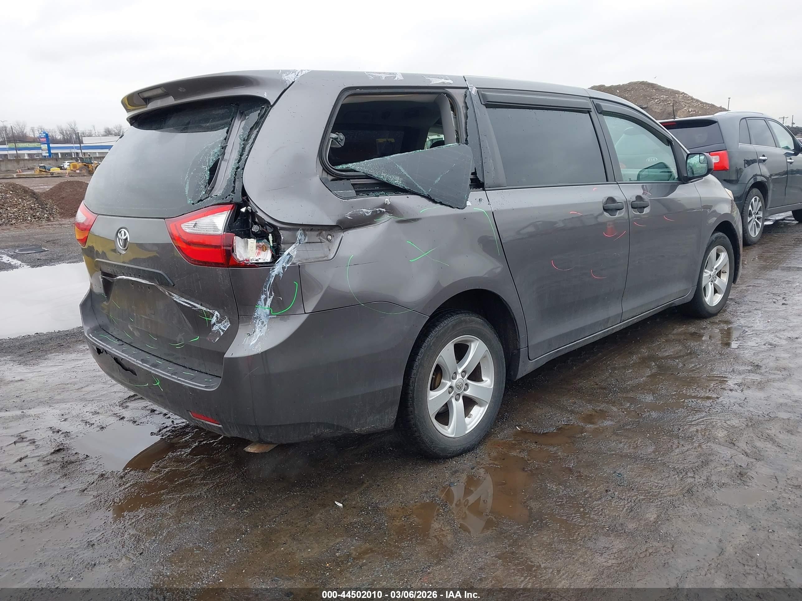 2015 Toyota Sienna L 7 Passenger Gray vin: 5TDZK3DC0FS609098
