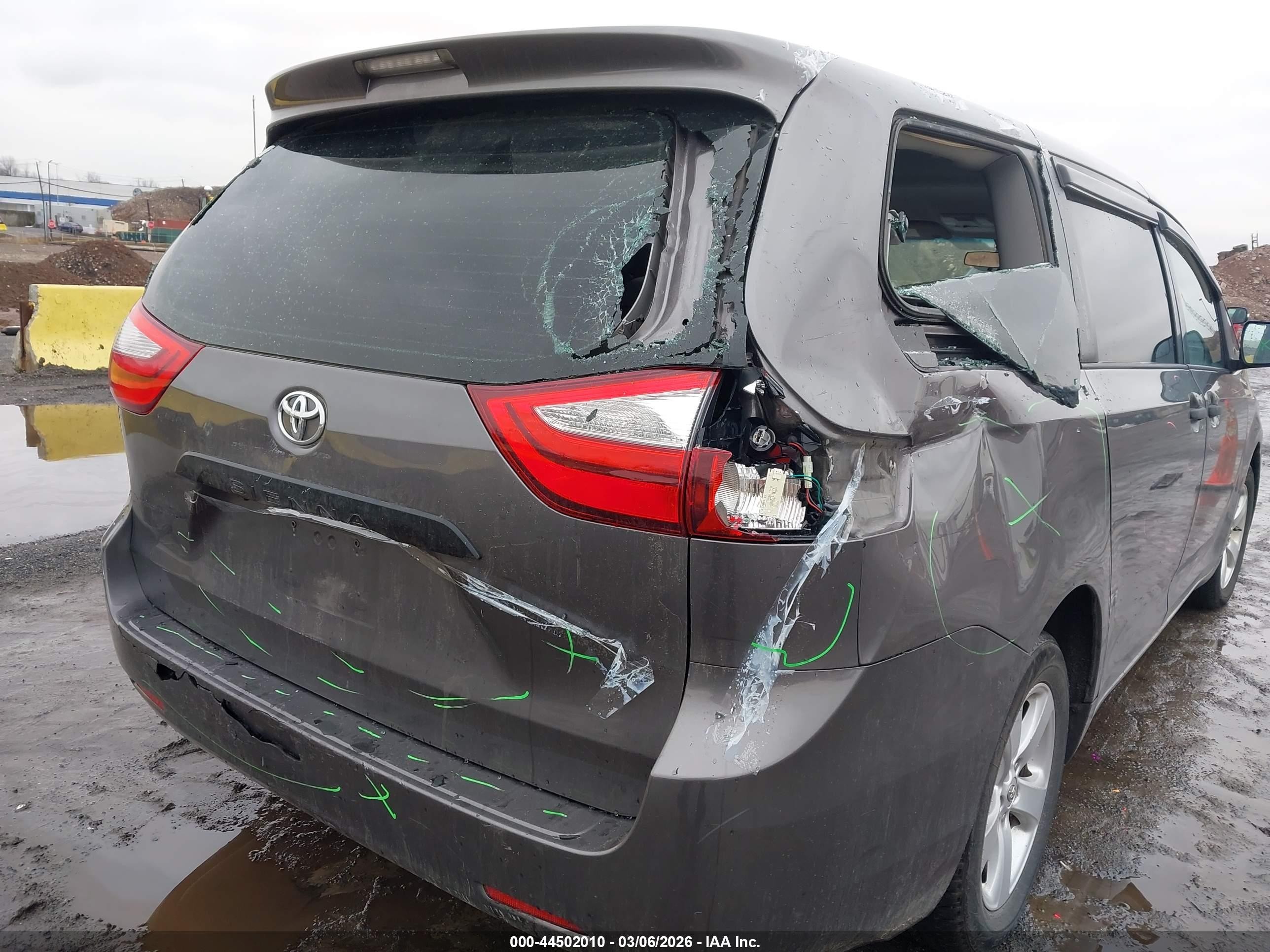 2015 Toyota Sienna L 7 Passenger Gray vin: 5TDZK3DC0FS609098