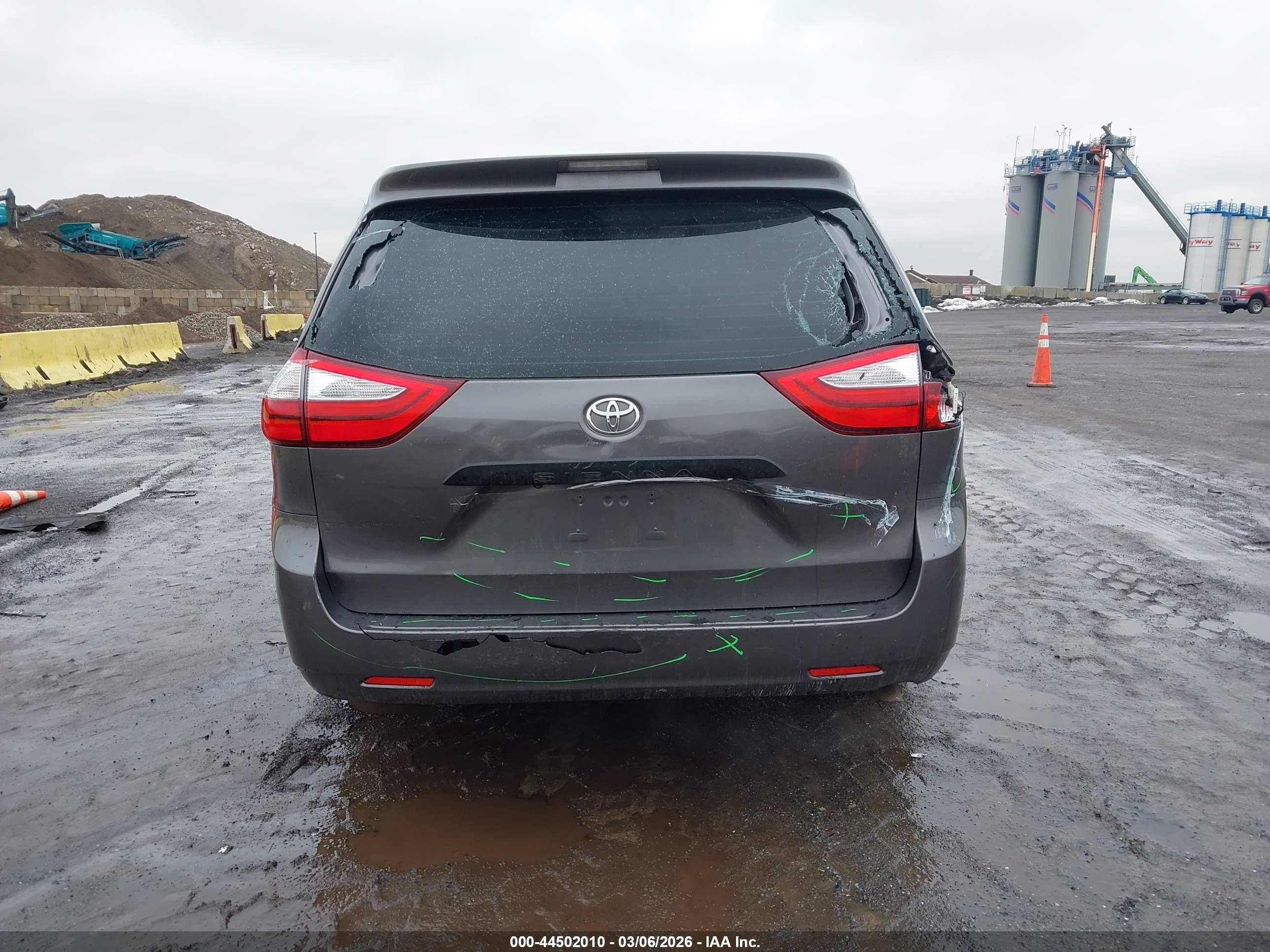 2015 Toyota Sienna L 7 Passenger Gray vin: 5TDZK3DC0FS609098