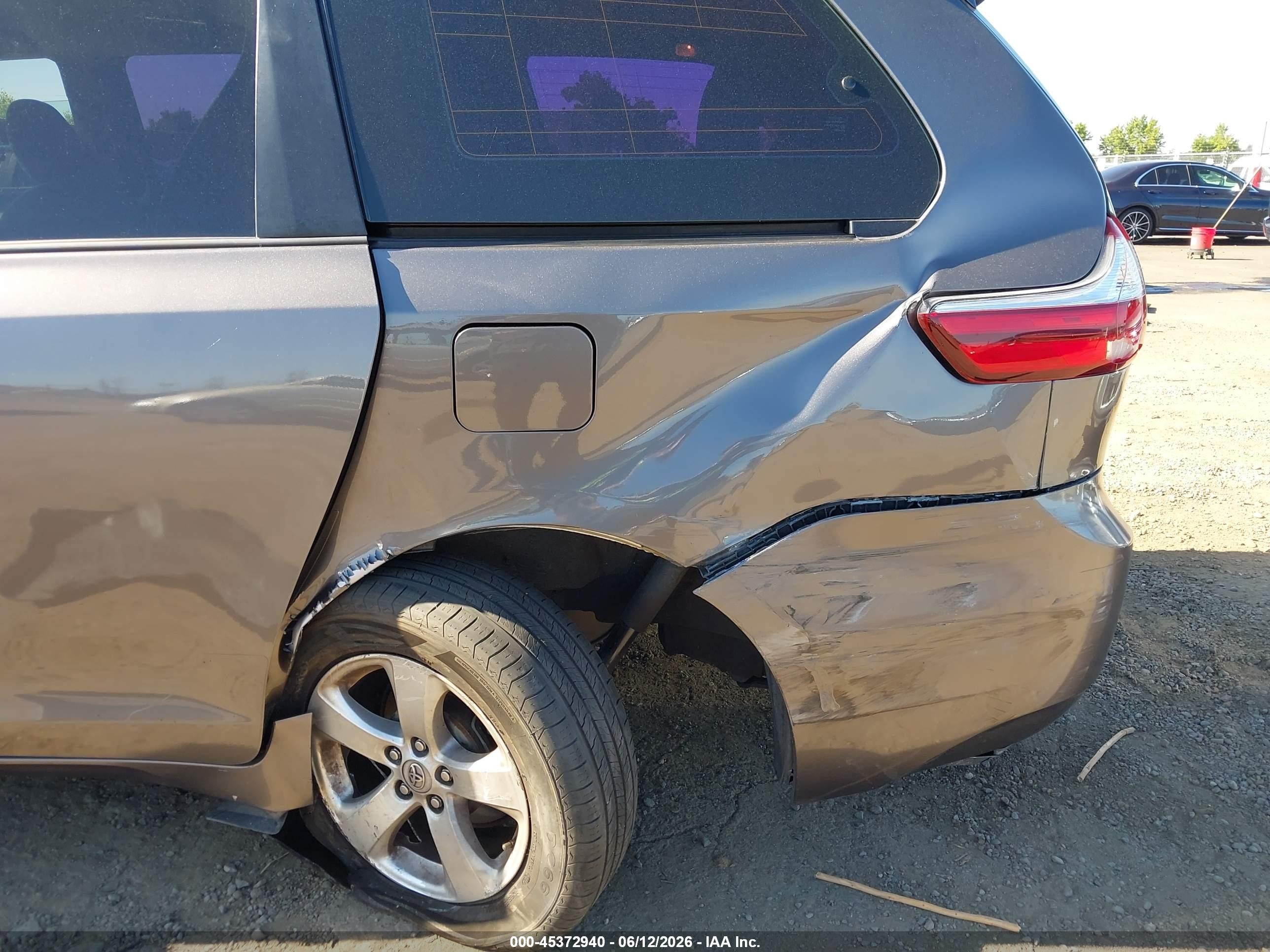 2015 Toyota Sienna L 7 Passenger Серый vin: 5TDZK3DC0FS613264