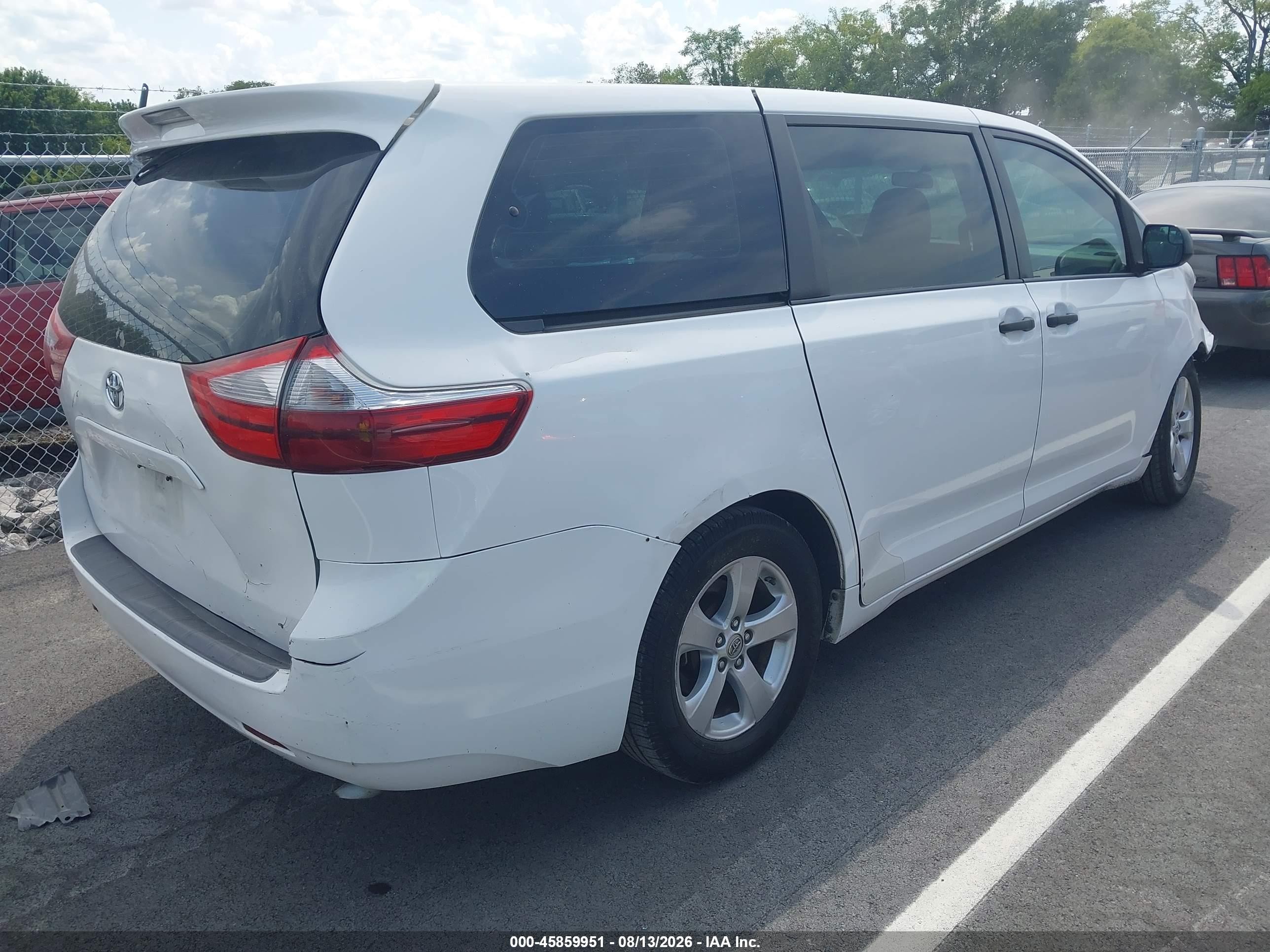 2015 Toyota Sienna L 7 Passenger White vin: 5TDZK3DC0FS667356