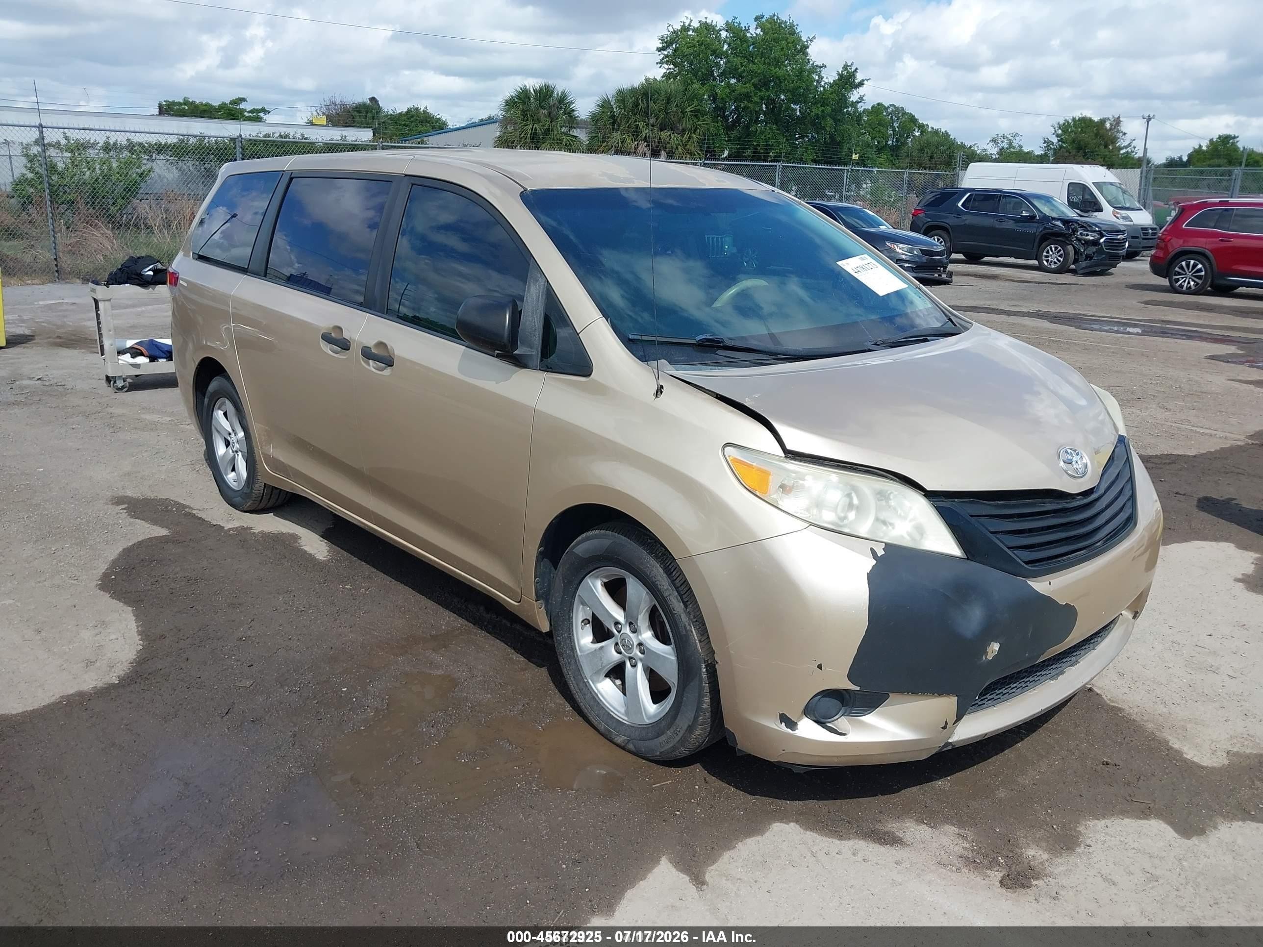 2011 Toyota Sienna Base V6 Gold vin: 5TDZK3DC1BS019339