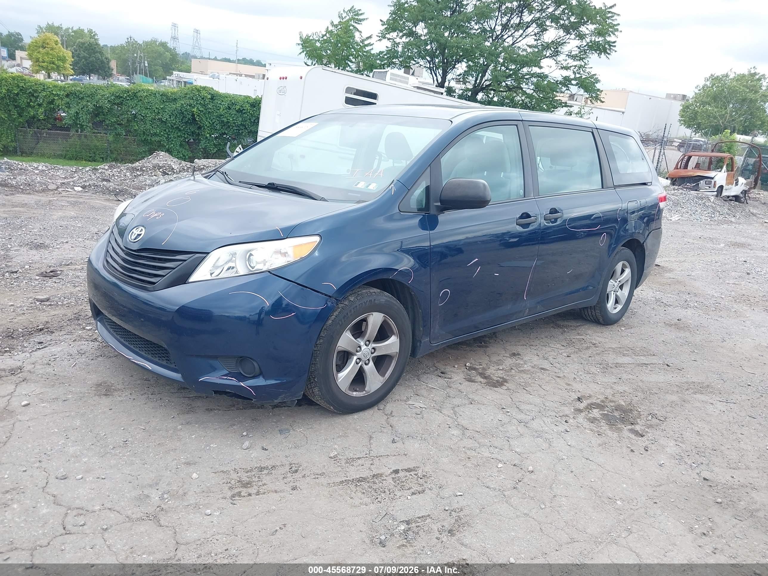2011 Toyota Sienna Base V6 Dark Blue vin: 5TDZK3DC1BS068055