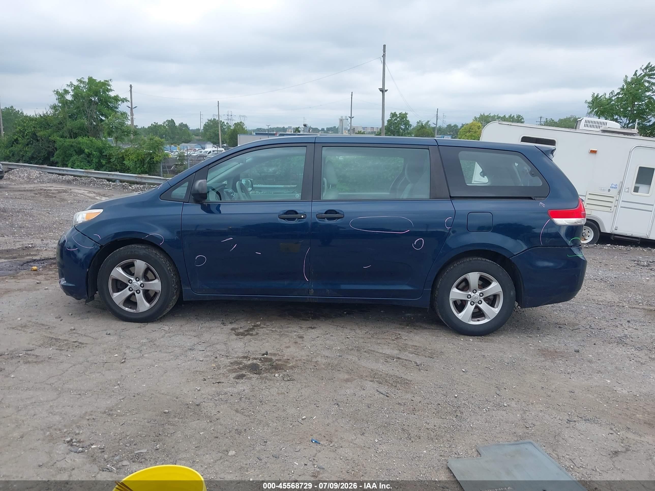 2011 Toyota Sienna Base V6 Dark Blue vin: 5TDZK3DC1BS068055