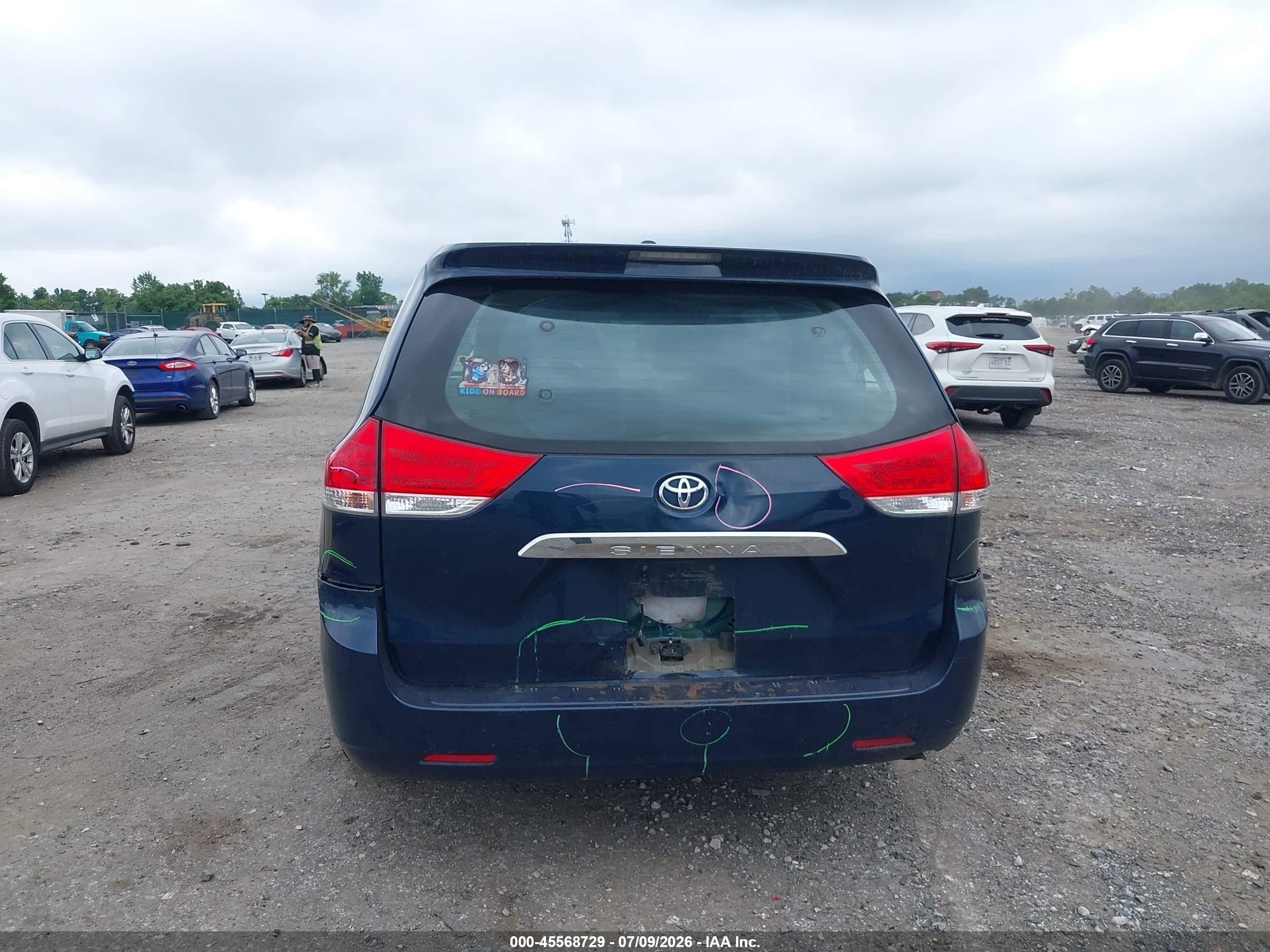 2011 Toyota Sienna Base V6 Dark Blue vin: 5TDZK3DC1BS068055
