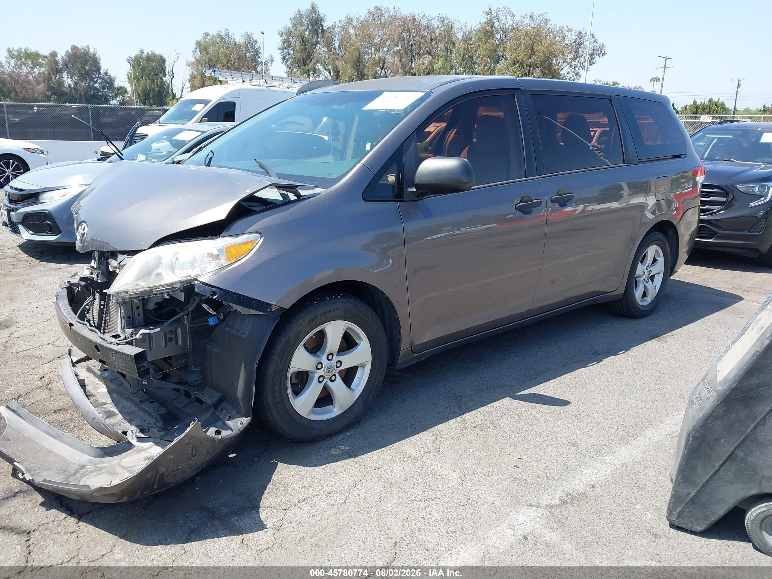 2012 Toyota Sienna Base V6 7 Passenger Серый vin: 5TDZK3DC1CS277233