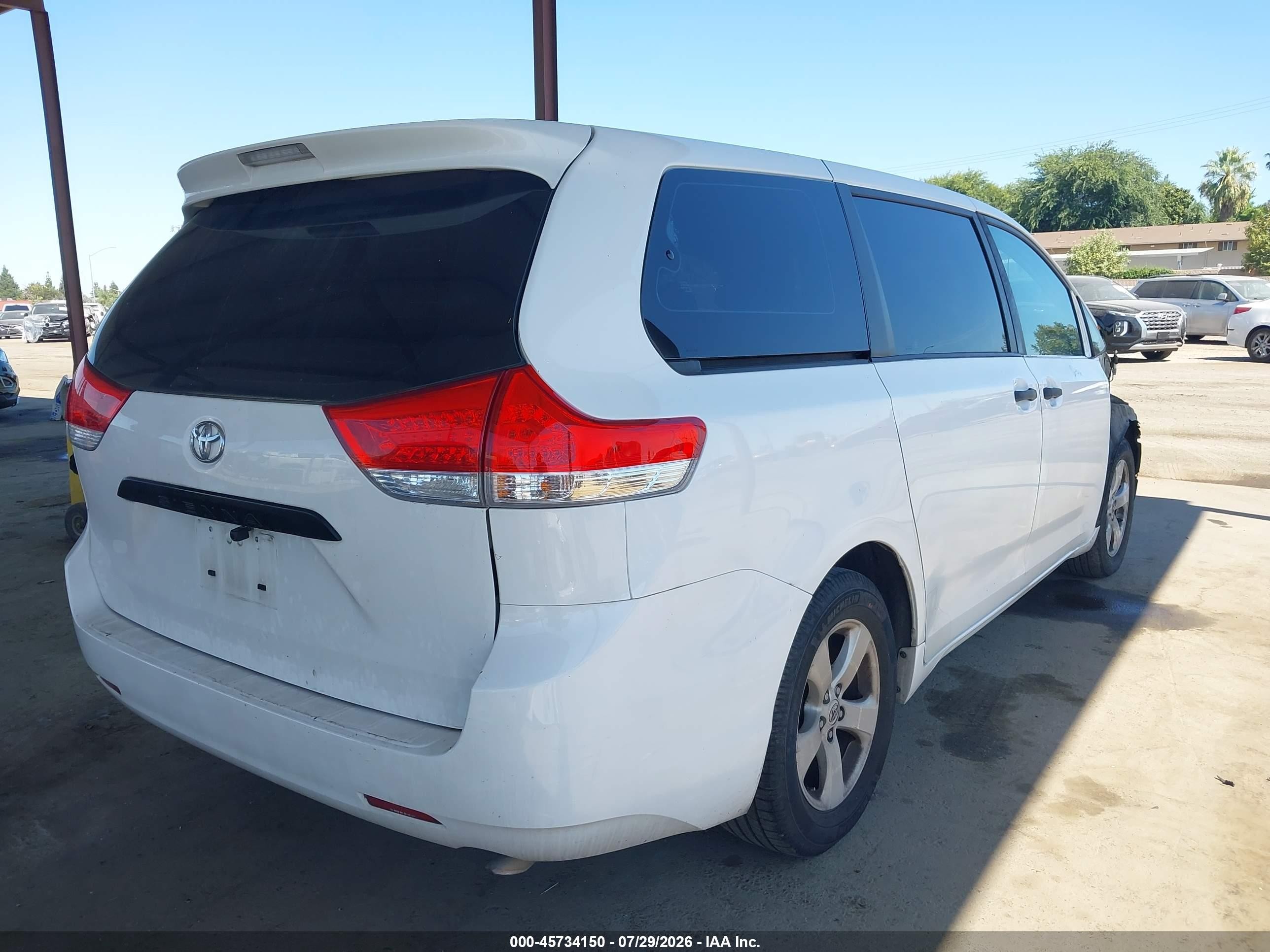 2013 Toyota Sienna L V6 7 Passenger White vin: 5TDZK3DC1DS298973