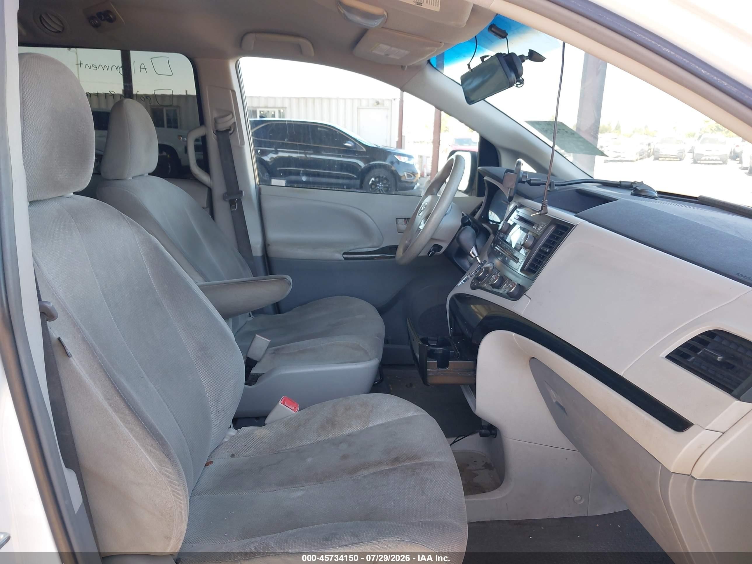 2013 Toyota Sienna L V6 7 Passenger White vin: 5TDZK3DC1DS298973