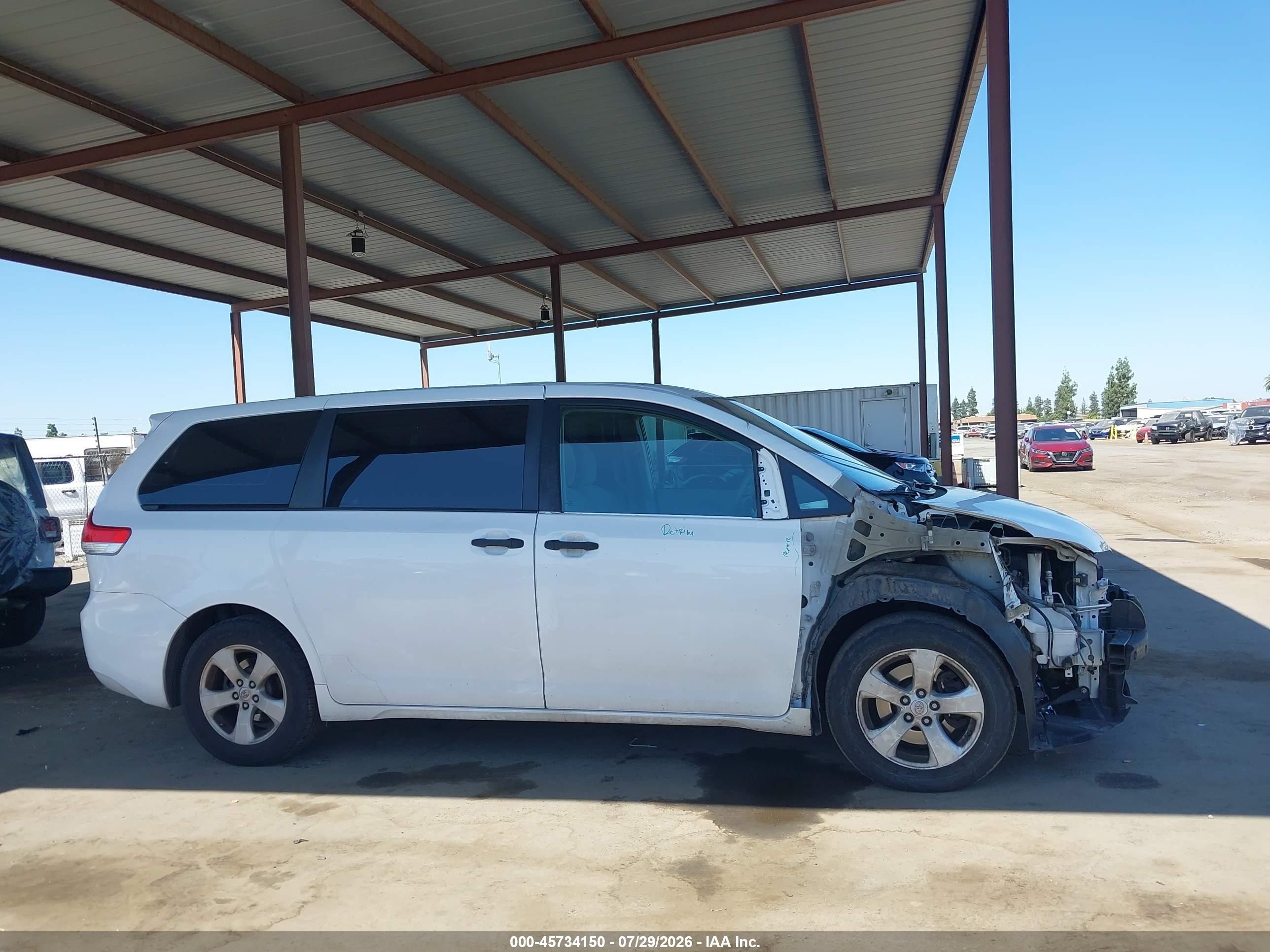 2013 Toyota Sienna L V6 7 Passenger White vin: 5TDZK3DC1DS298973