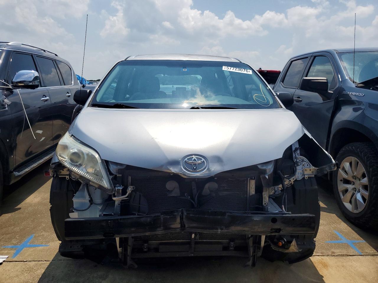 2014 Toyota Sienna L 7-passenger Silver vin: 5TDZK3DC1ES448226