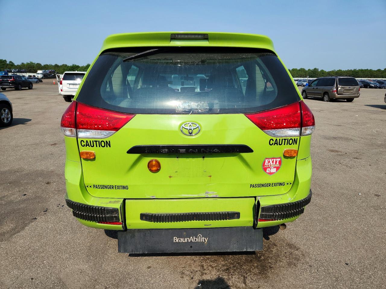 2014 Toyota Sienna L 7-passenger Green vin: 5TDZK3DC1ES480352