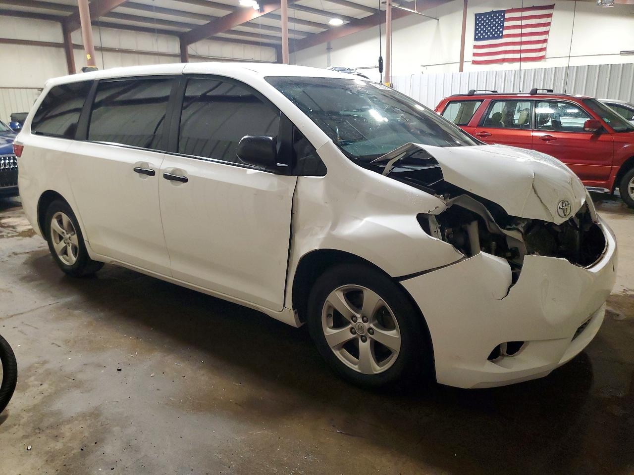 2015 Toyota Sienna L 7-passenger White vin: 5TDZK3DC1FS563362