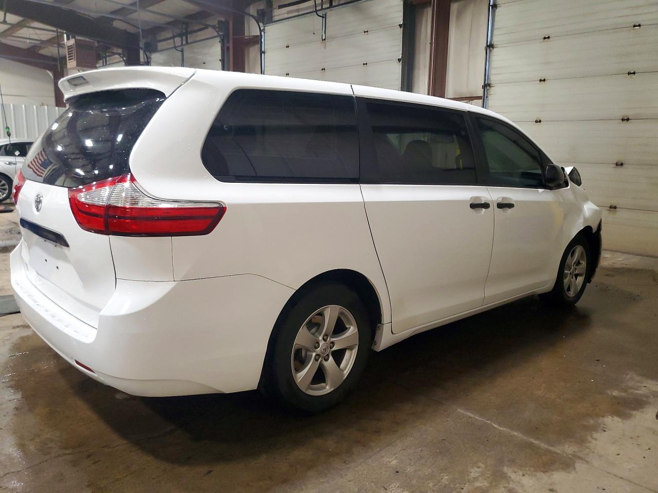 2015 Toyota Sienna L 7-passenger White vin: 5TDZK3DC1FS563362