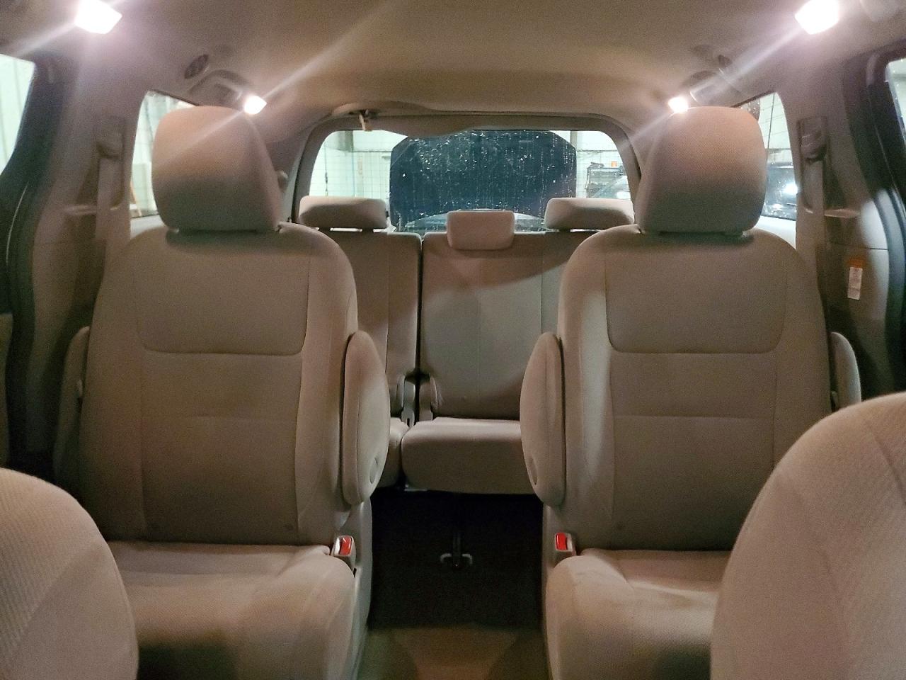 2015 Toyota Sienna L 7-passenger White vin: 5TDZK3DC1FS563362