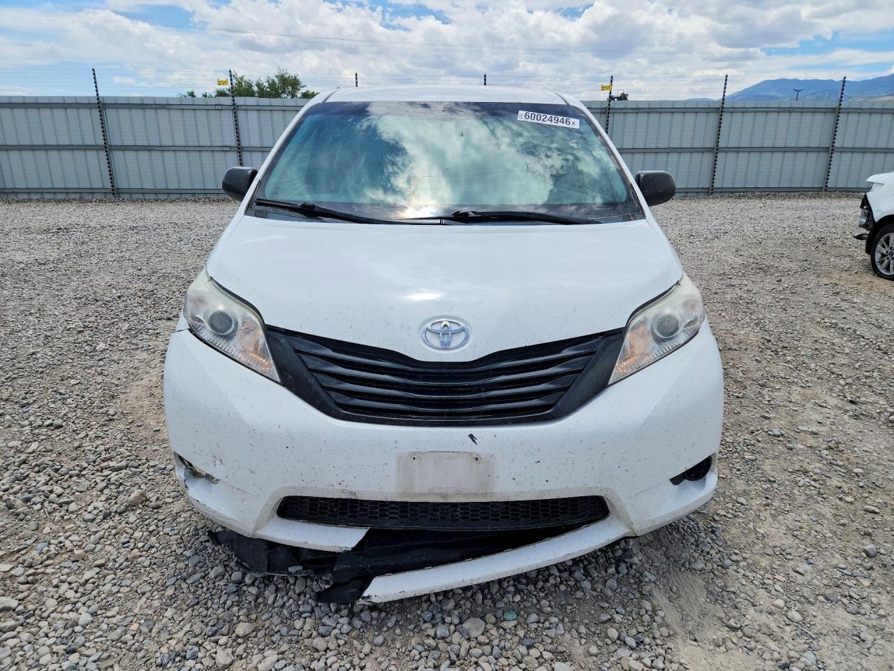 2015 Toyota Sienna L 7-passenger White vin: 5TDZK3DC1FS603746