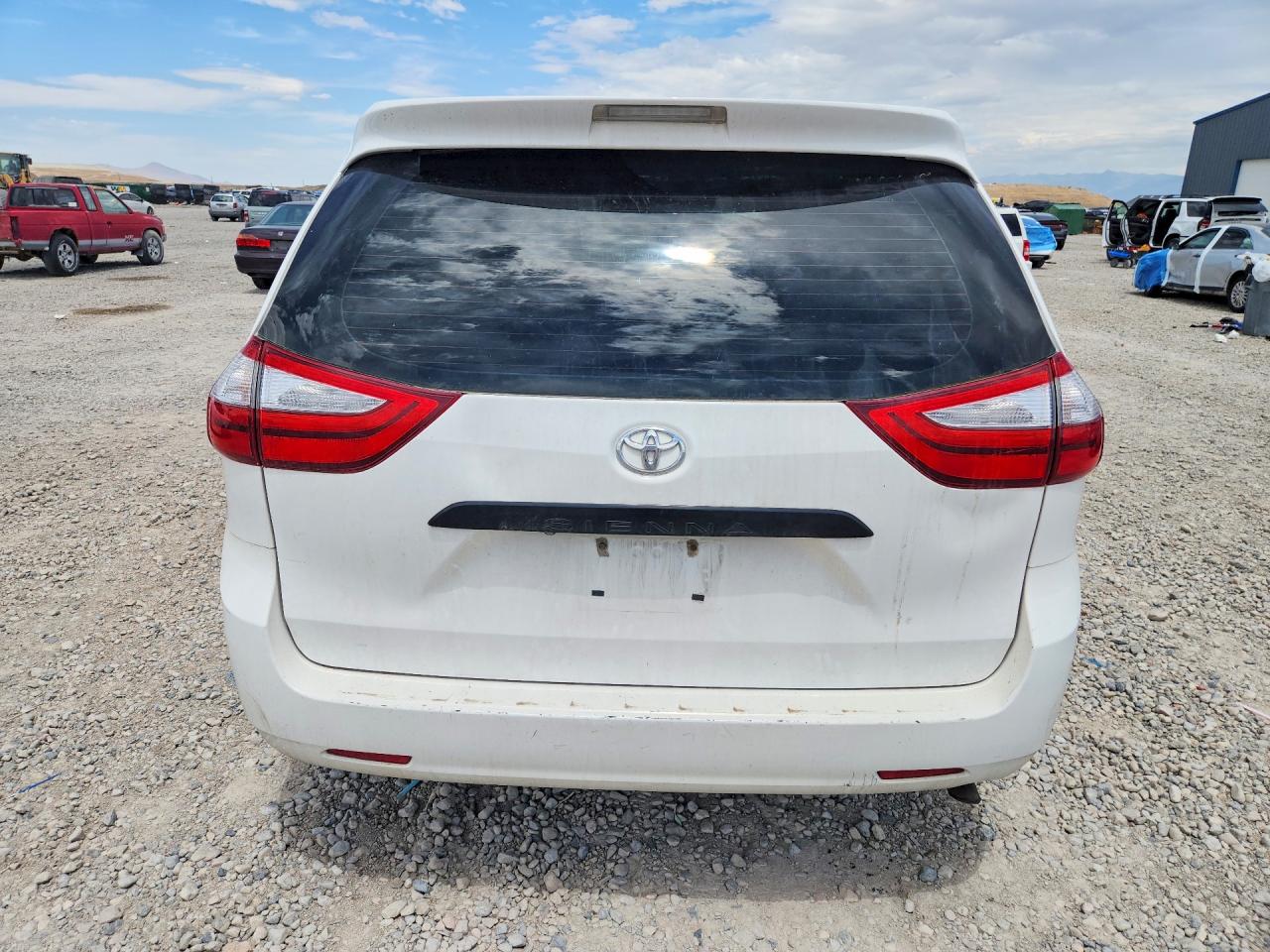 2015 Toyota Sienna L 7-passenger White vin: 5TDZK3DC1FS603746