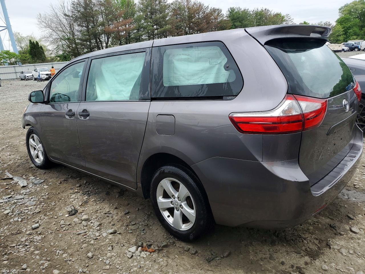 2015 Toyota Sienna L 7-passenger Silver vin: 5TDZK3DC1FS630798
