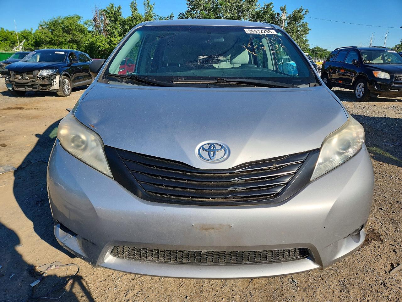2015 Toyota Sienna L 7-passenger Silver vin: 5TDZK3DC1FS659038