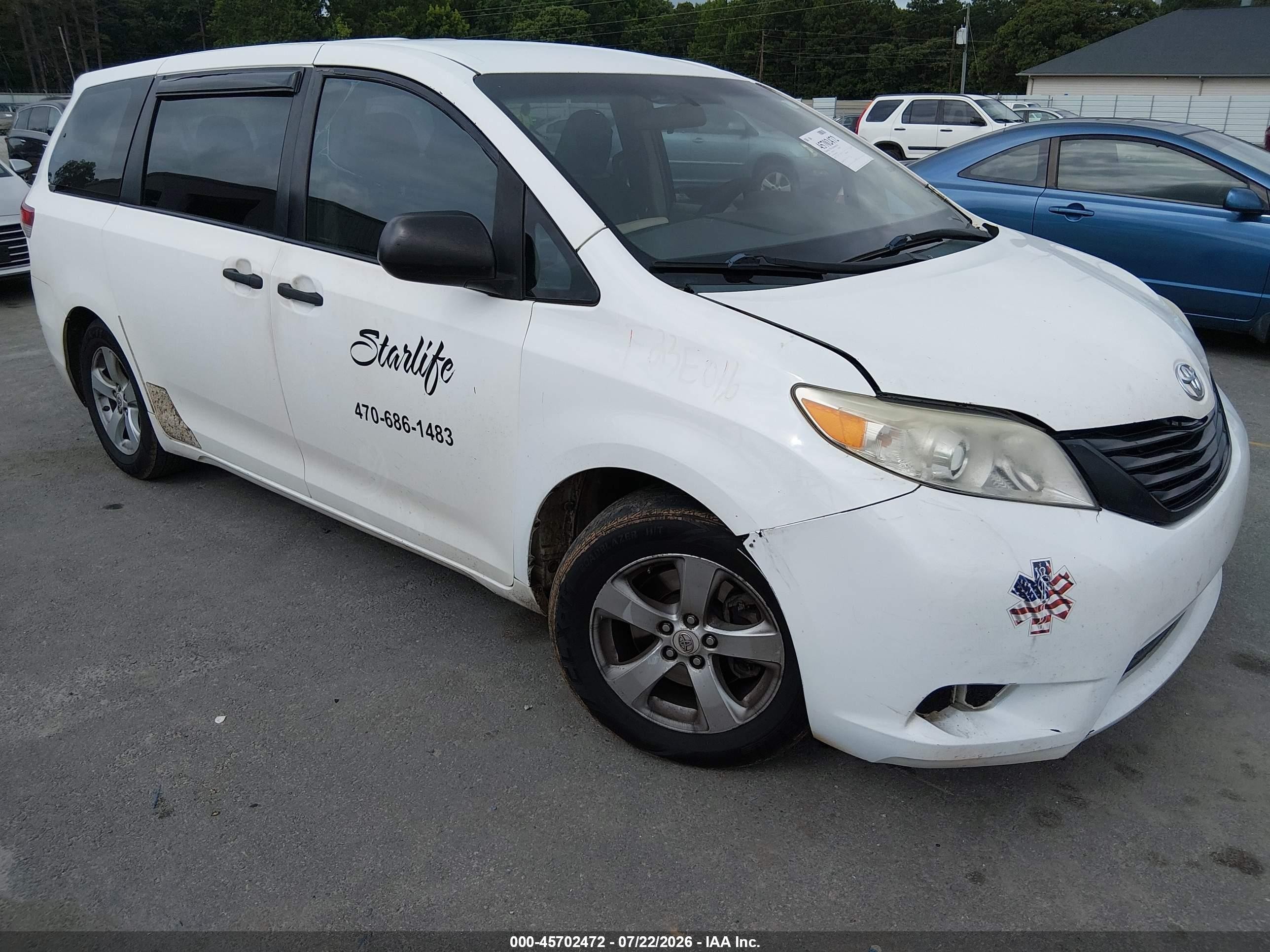 2011 Toyota Sienna Base V6 White vin: 5TDZK3DC2BS063172