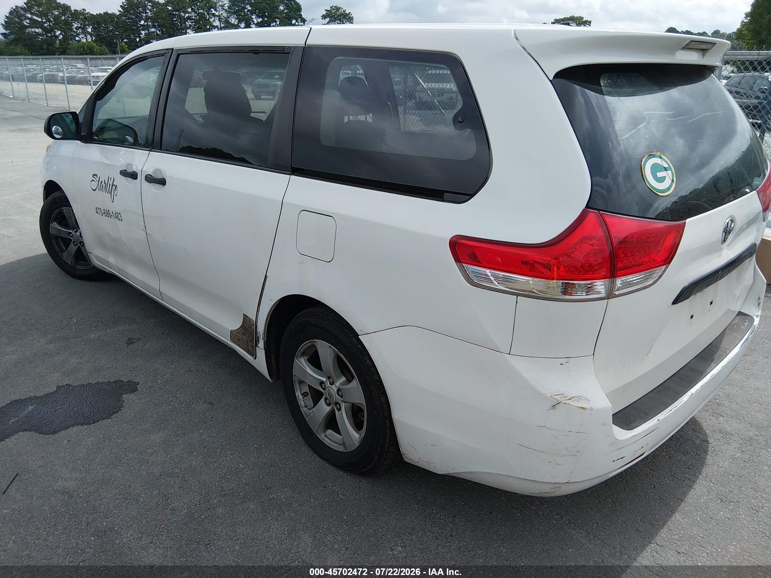 2011 Toyota Sienna Base V6 White vin: 5TDZK3DC2BS063172
