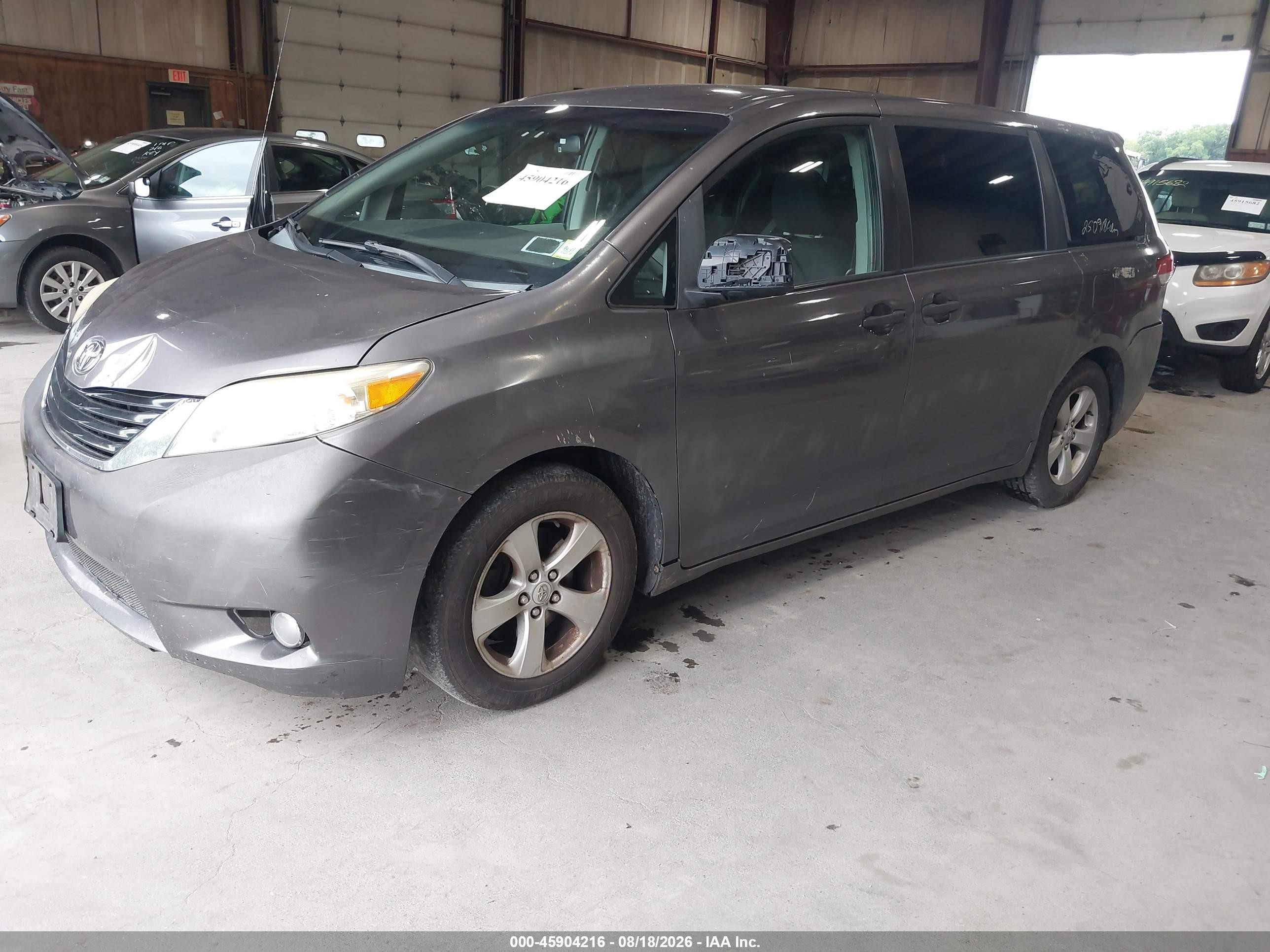 2011 Toyota Sienna Base V6 Gray vin: 5TDZK3DC2BS071630