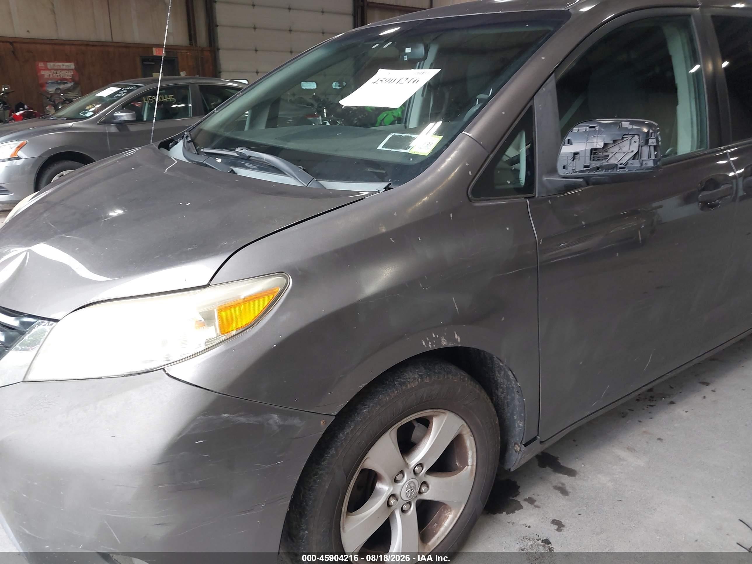 2011 Toyota Sienna Base V6 Gray vin: 5TDZK3DC2BS071630