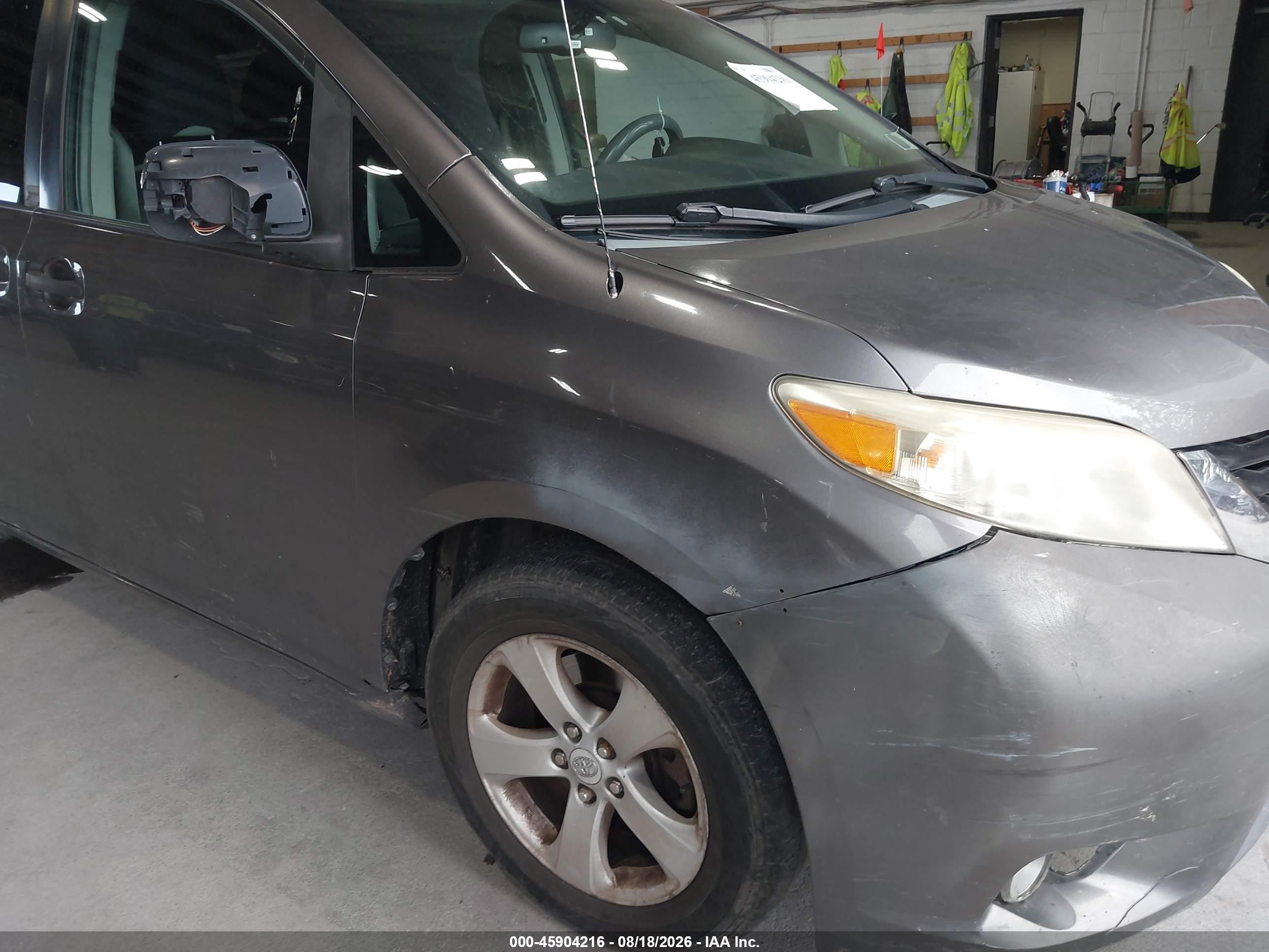 2011 Toyota Sienna Base V6 Gray vin: 5TDZK3DC2BS071630