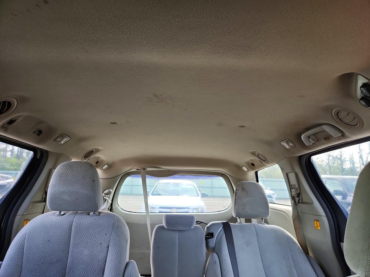 2011 Toyota Sienna Tan vin: 5TDZK3DC2BS078206