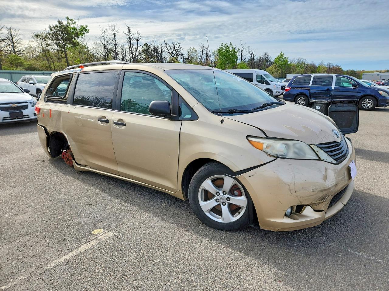 2011 Toyota Sienna Tan vin: 5TDZK3DC2BS078206