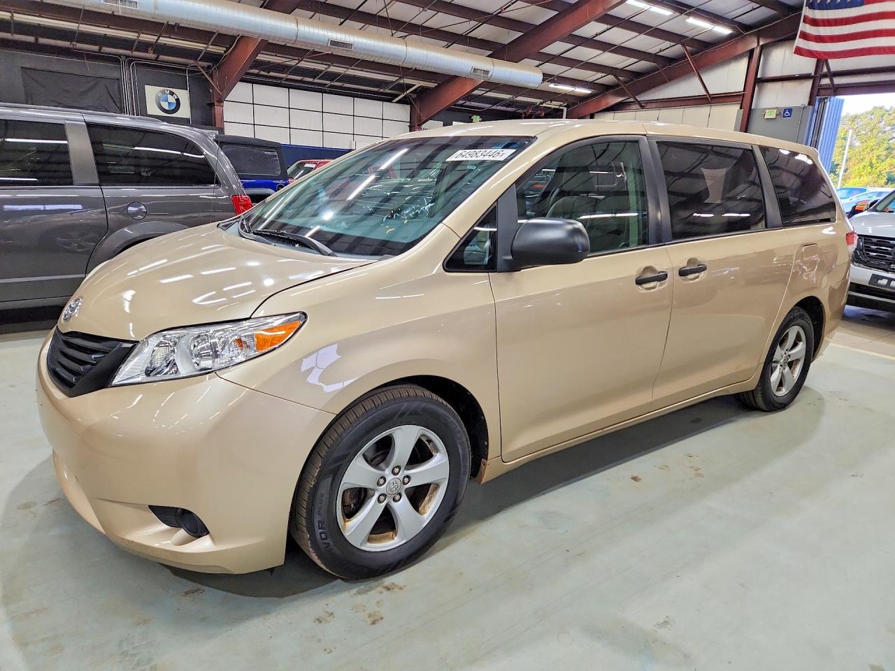 2012 Toyota Sienna Base 7-passenger Beige vin: 5TDZK3DC2CS182597