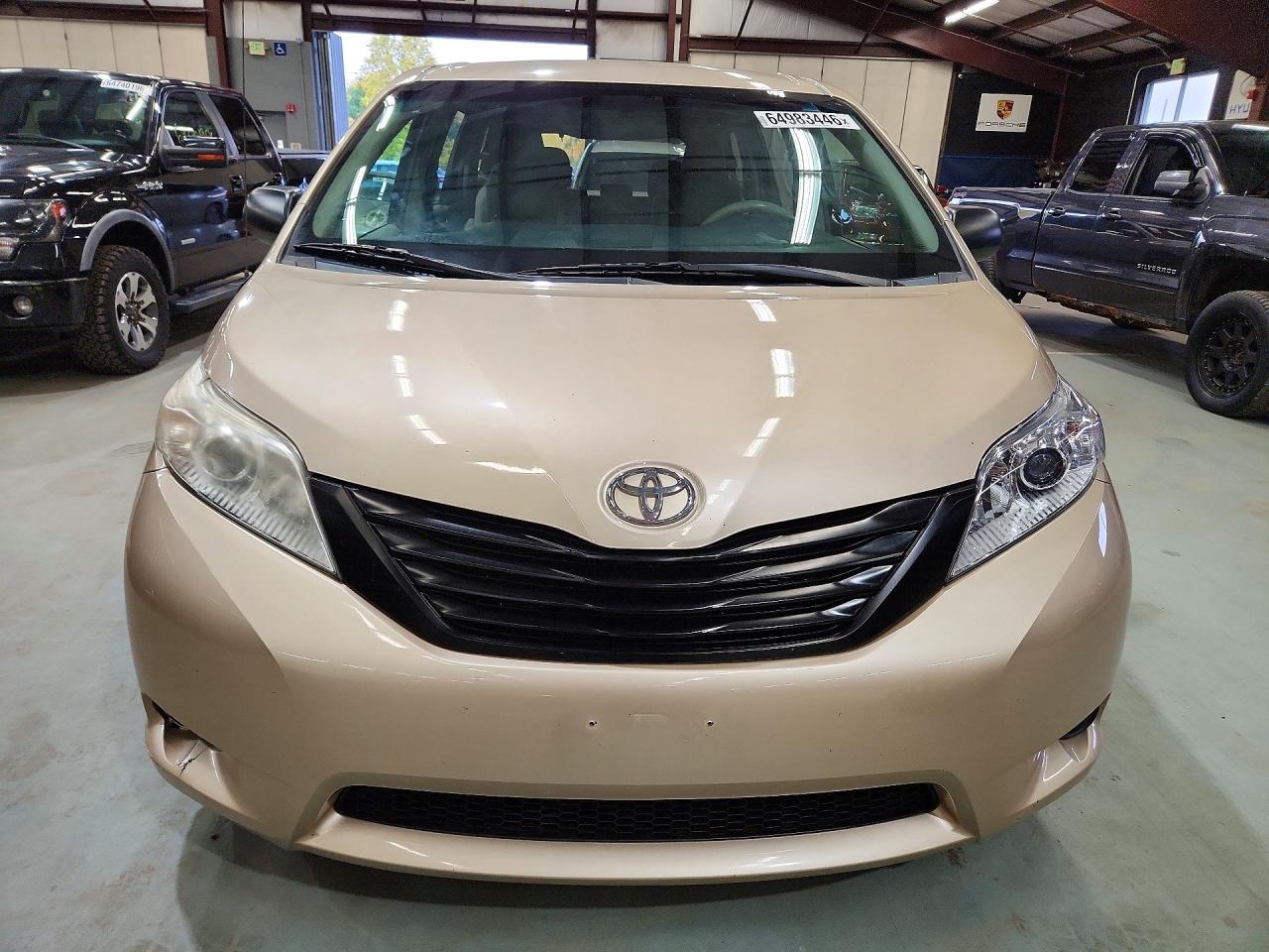 2012 Toyota Sienna Base 7-passenger Beige vin: 5TDZK3DC2CS182597