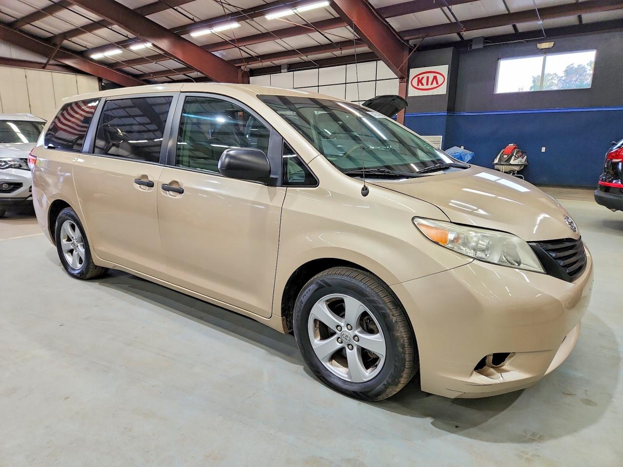 2012 Toyota Sienna Base 7-passenger Beige vin: 5TDZK3DC2CS182597
