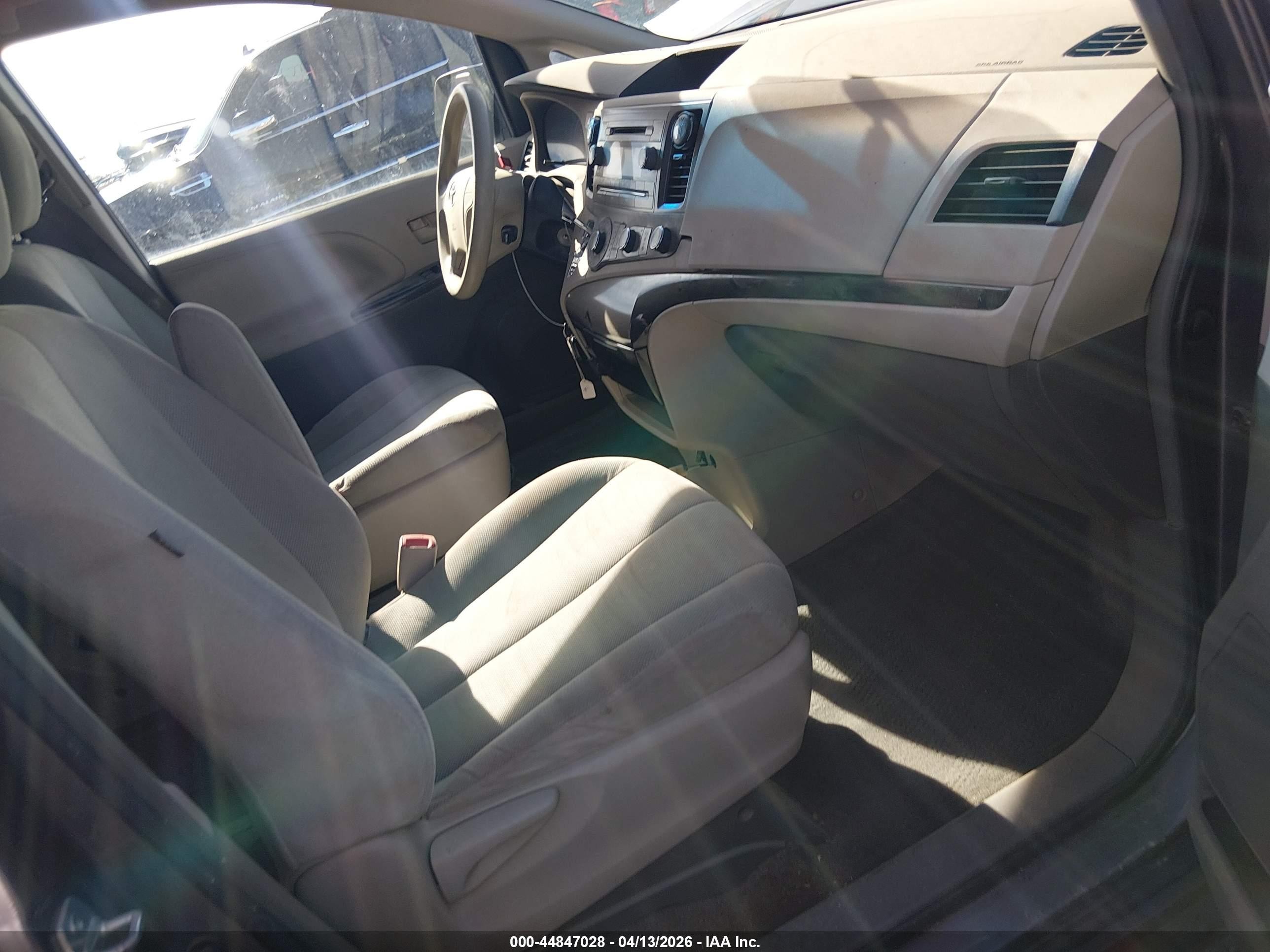 2012 Toyota Sienna Base V6 7 Passenger Gray vin: 5TDZK3DC2CS199982