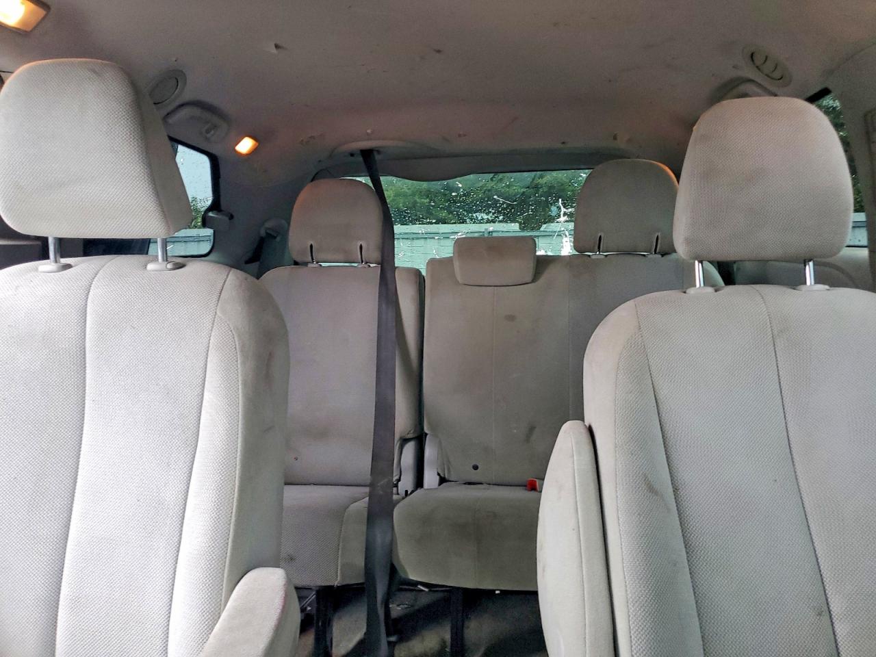2012 Toyota Sienna Base 7-passenger Gray vin: 5TDZK3DC2CS244905