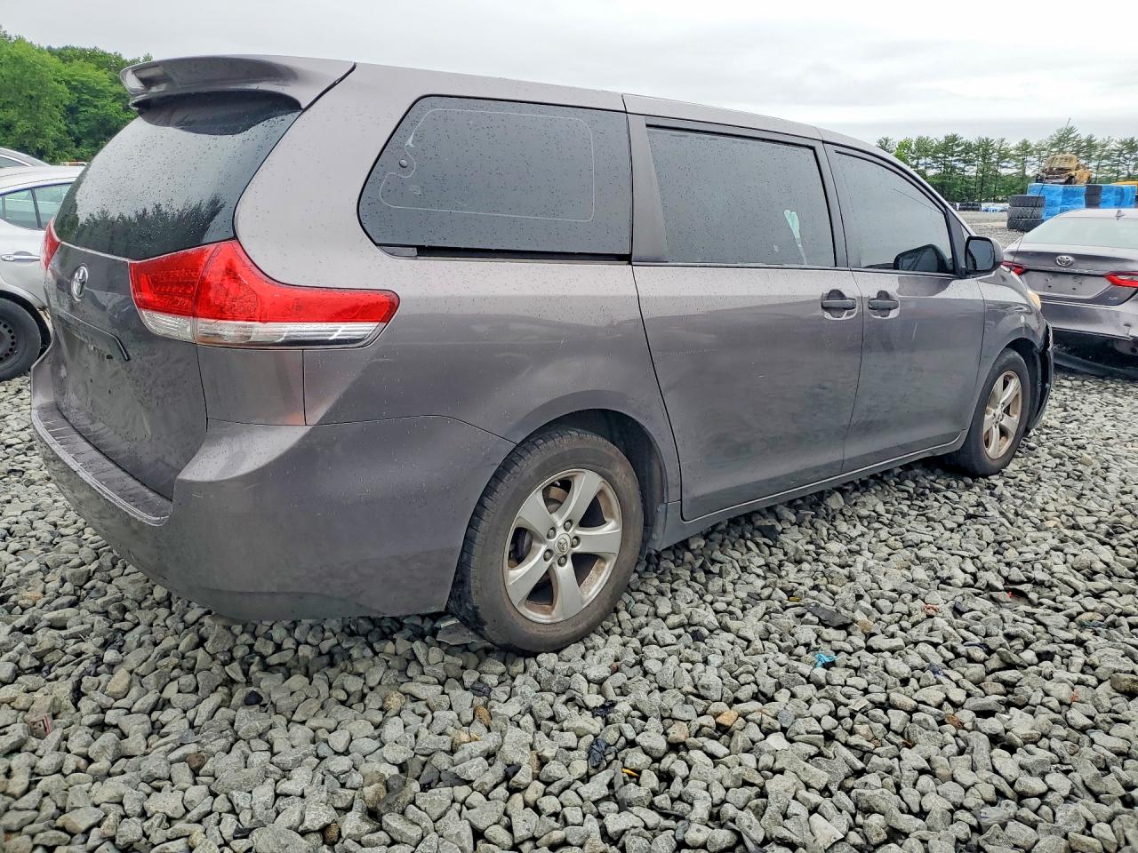 2012 Toyota Sienna Base 7-passenger Gray vin: 5TDZK3DC2CS244905