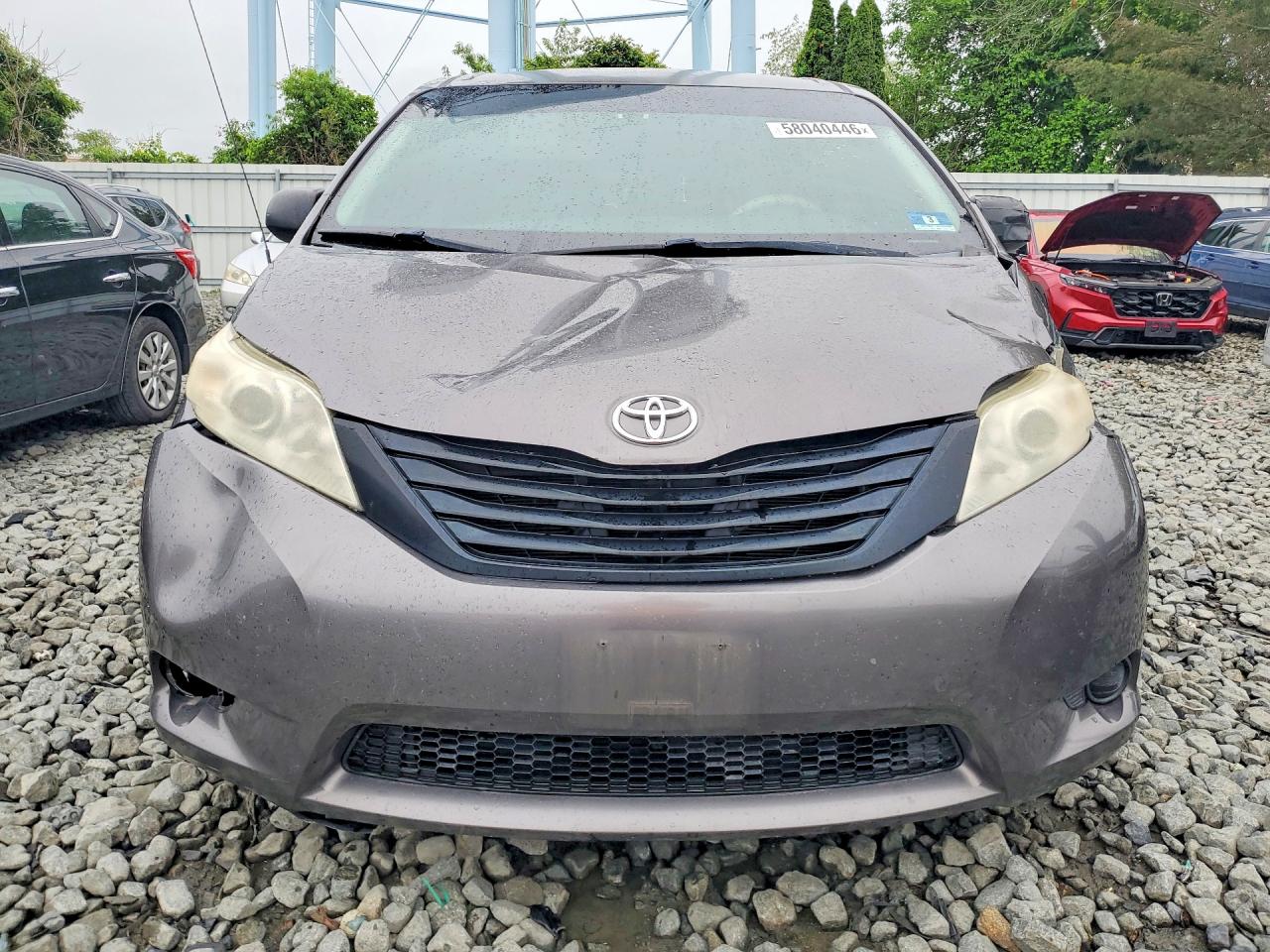 2012 Toyota Sienna Base 7-passenger Gray vin: 5TDZK3DC2CS244905
